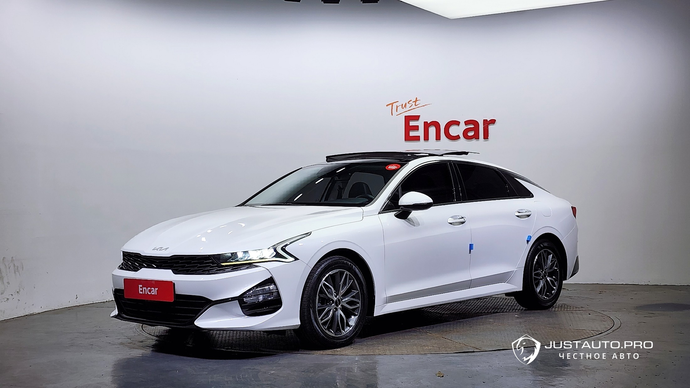 Автомобиль Kia K5