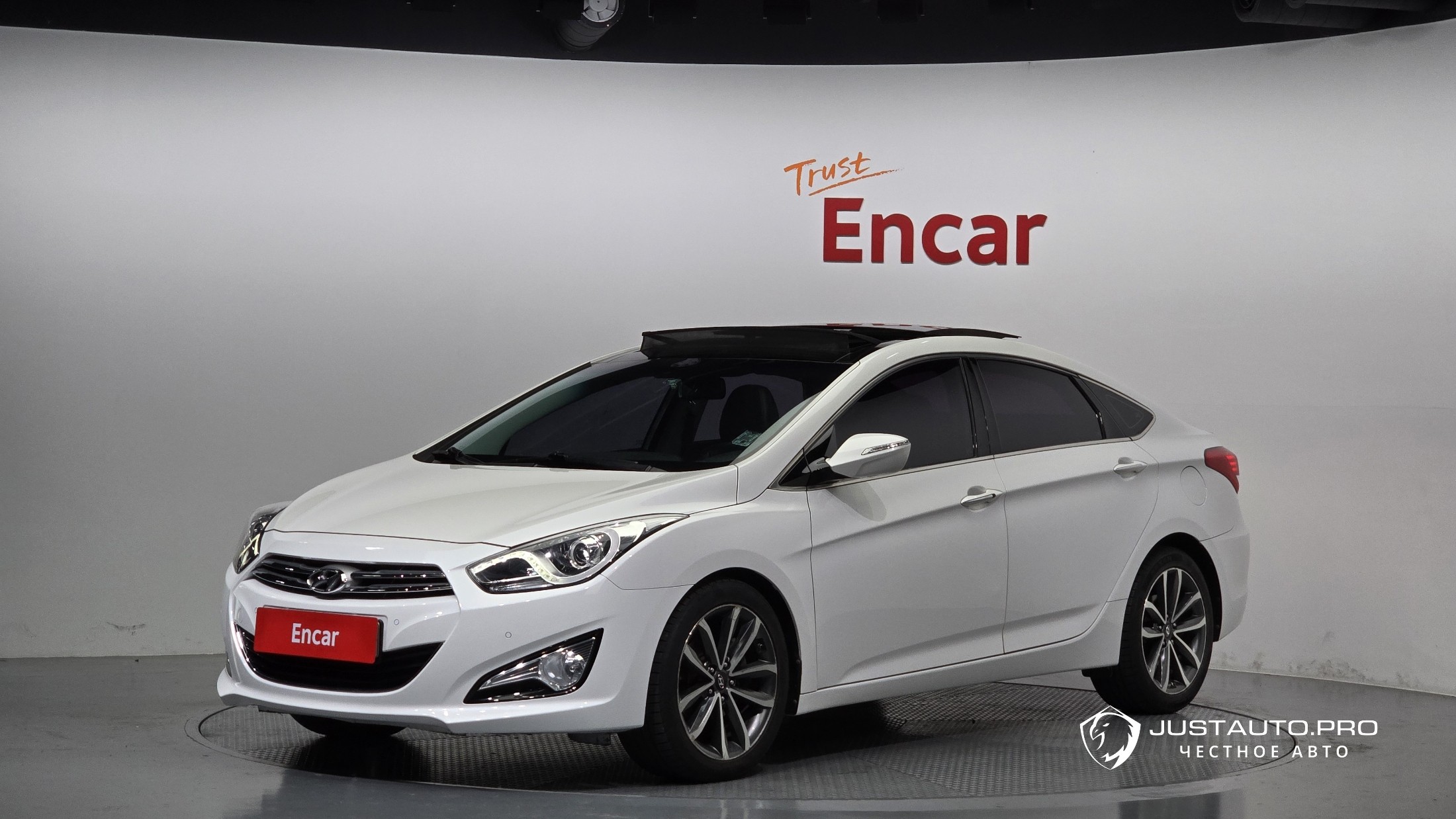 Автомобиль Hyundai i40