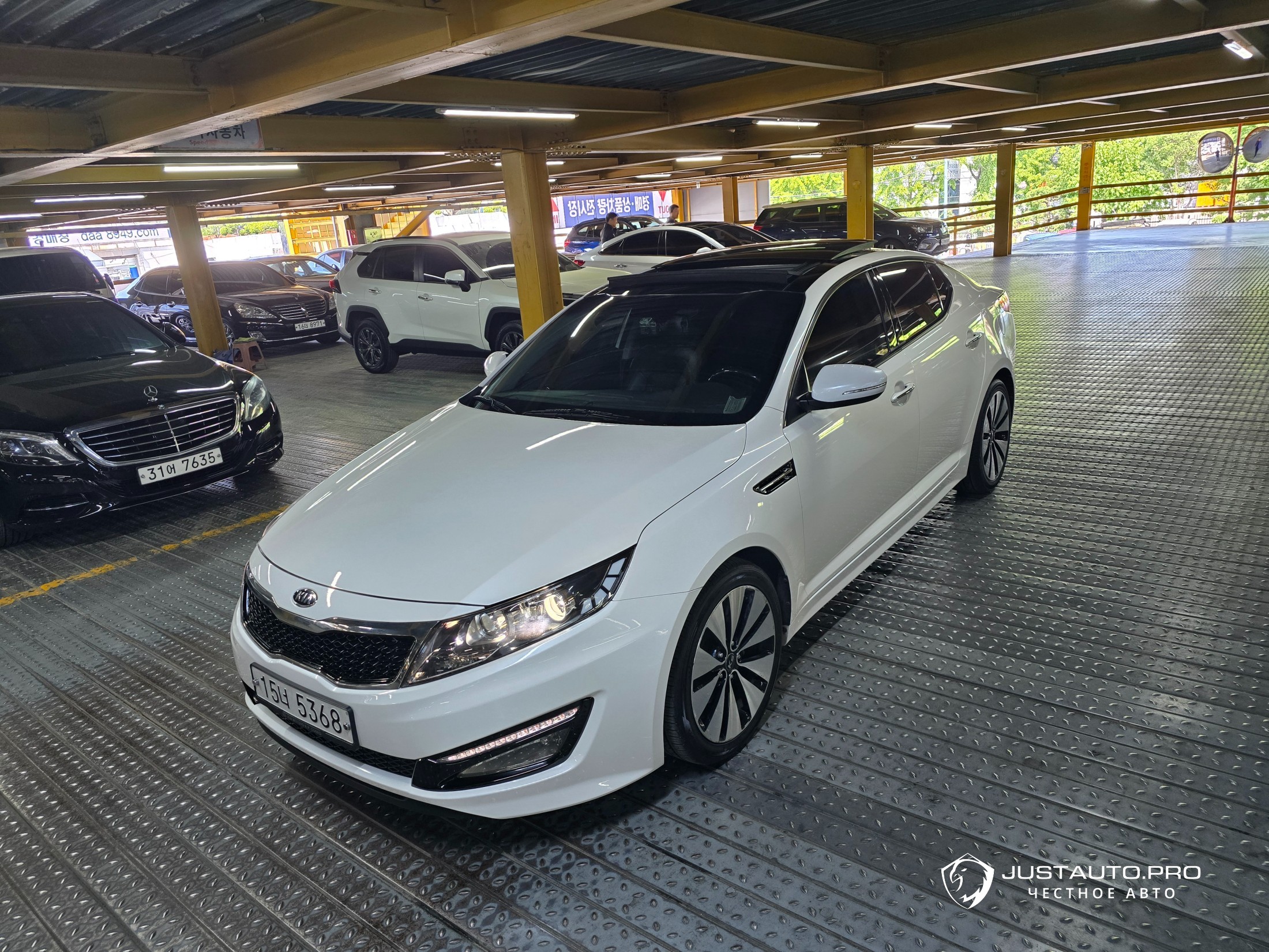 Автомобиль Kia K5