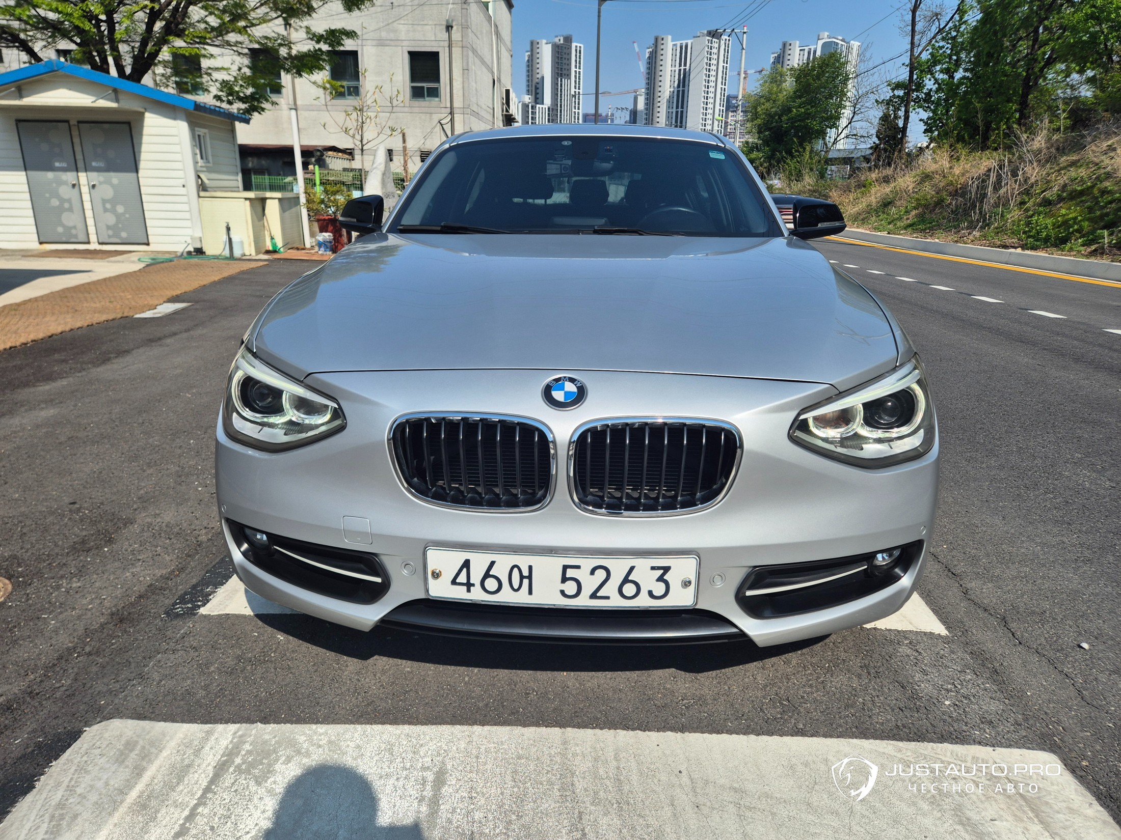 Автомобиль BMW 1-Series