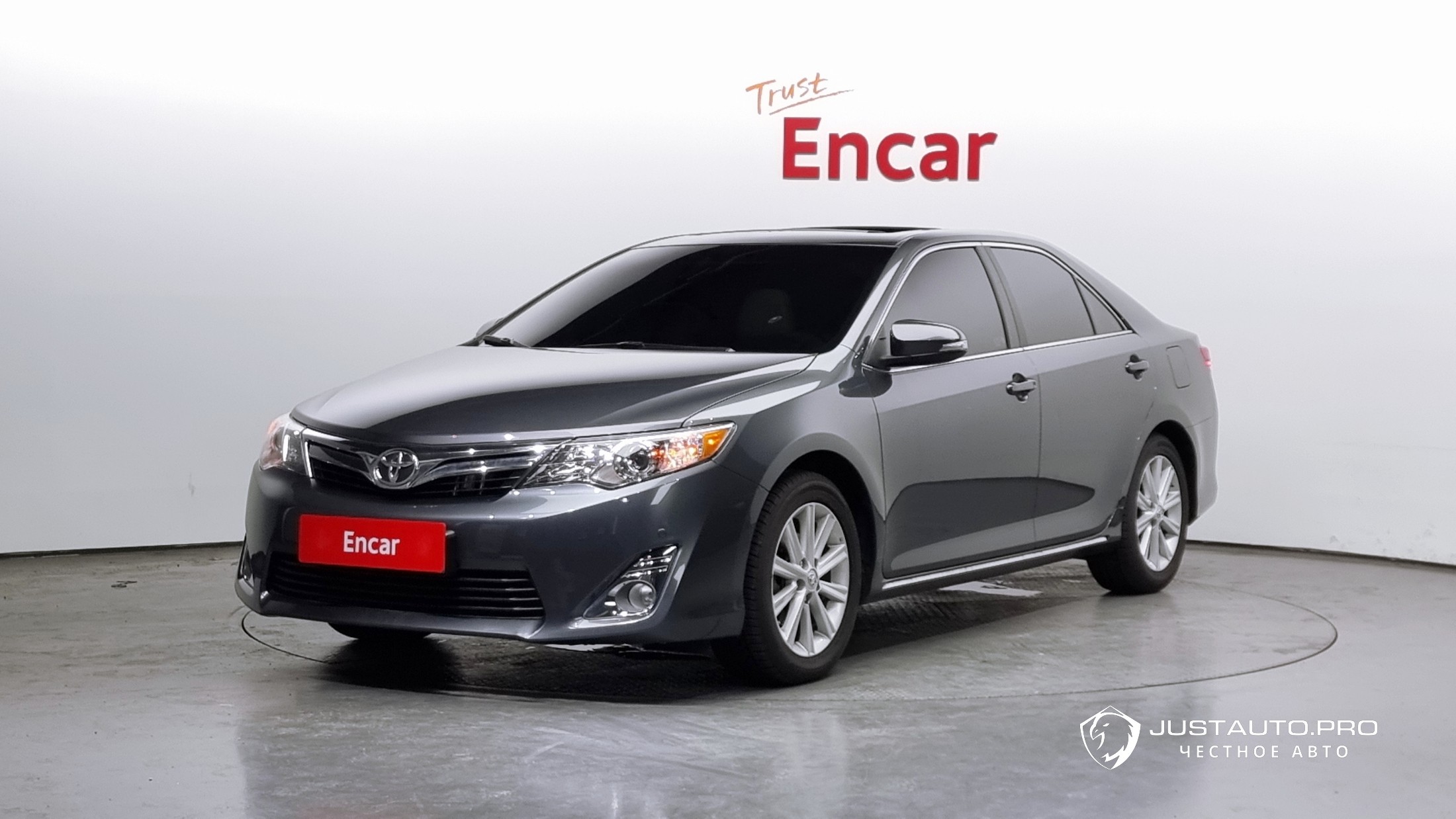 Автомобиль Toyota Camry