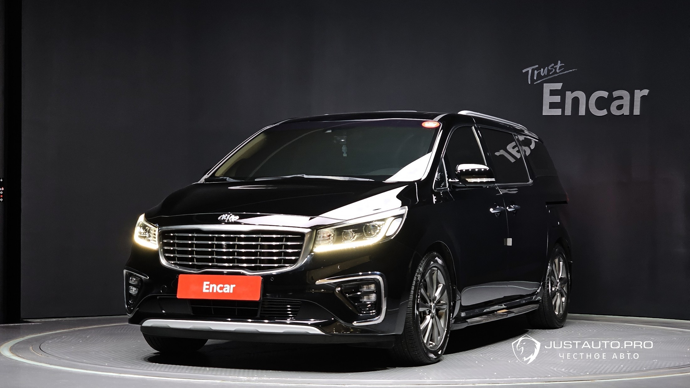 Автомобиль Kia Canival