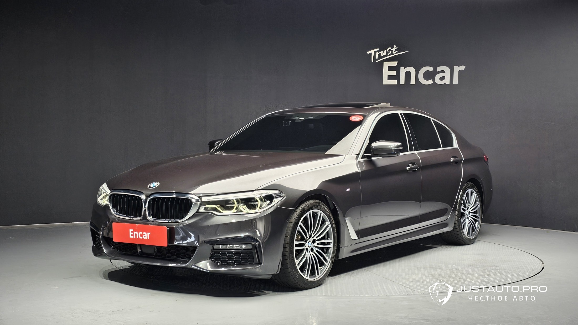Автомобиль BMW 5-Series