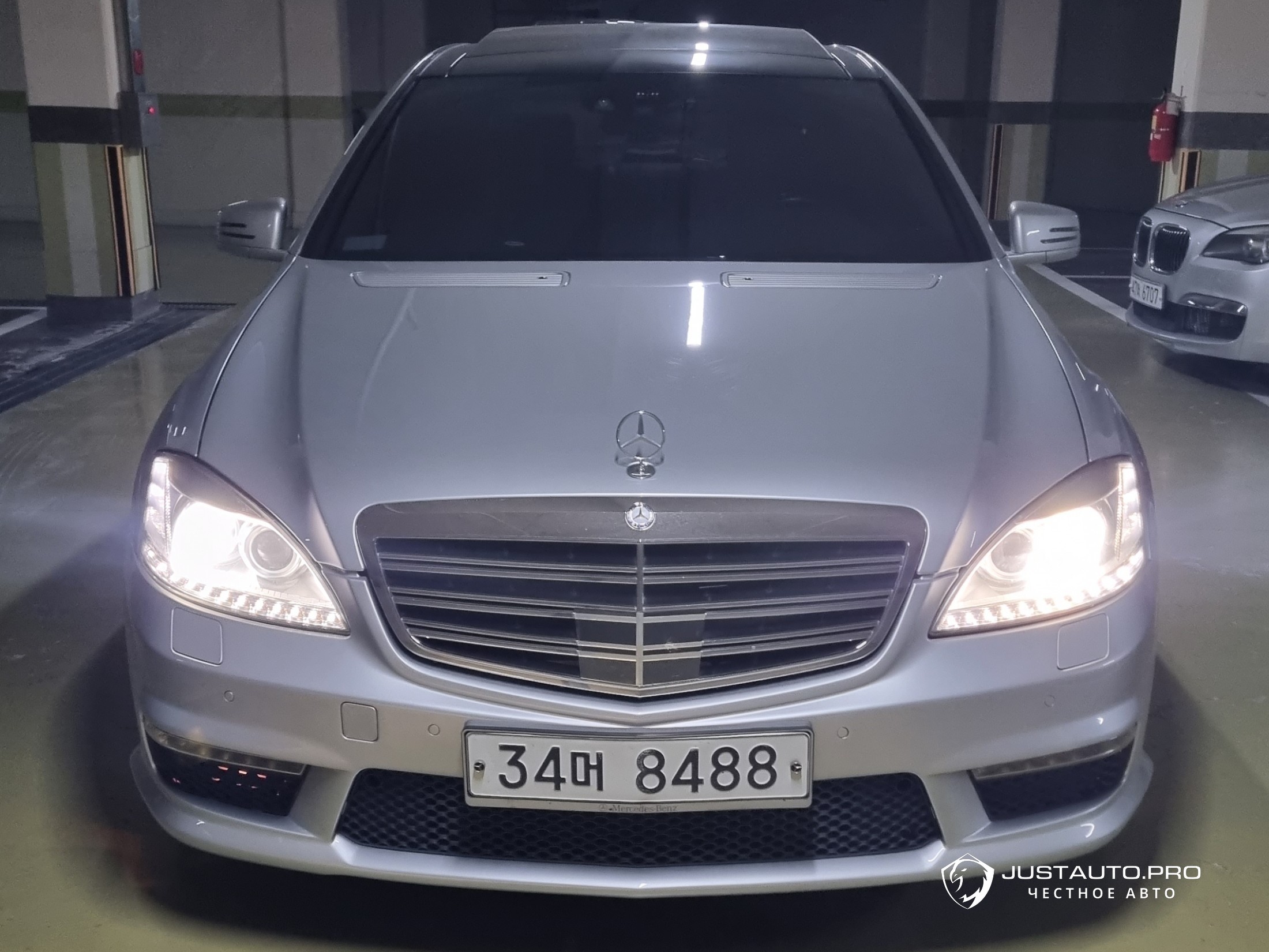 Автомобиль Mercedes-Benz S-Class