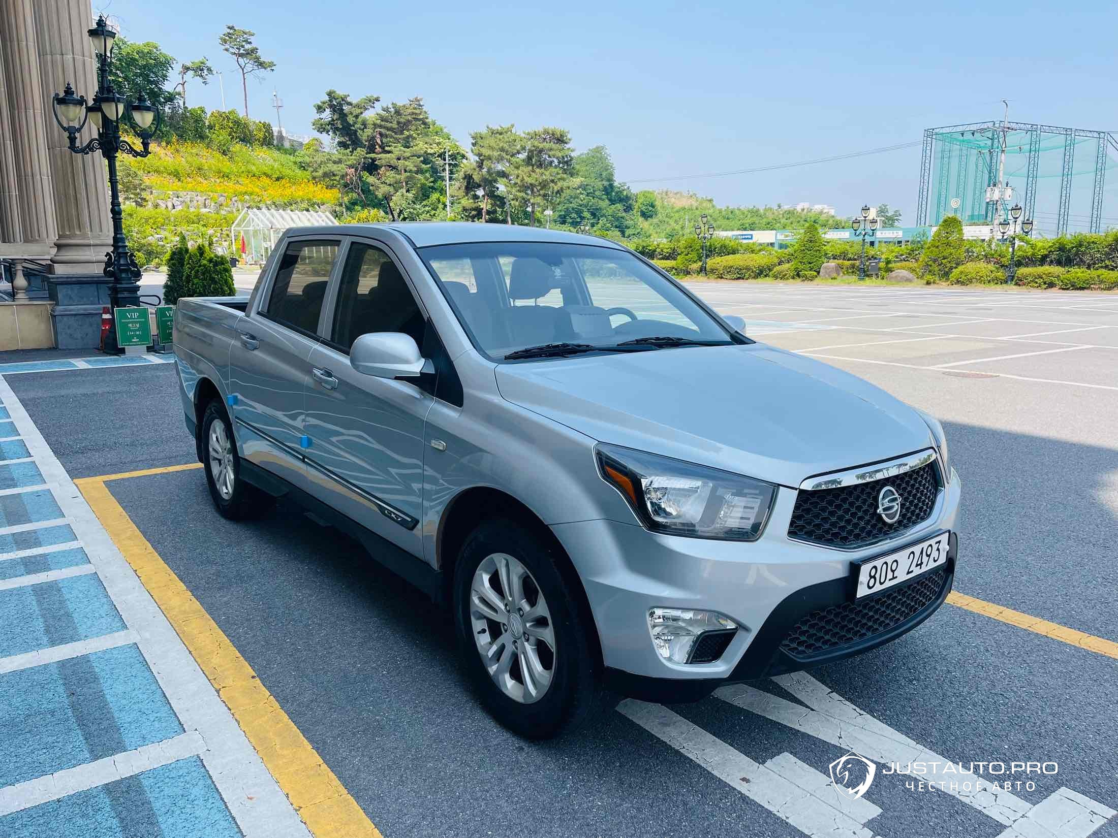 Автомобиль KG_Mobility_Ssangyong KORANDO