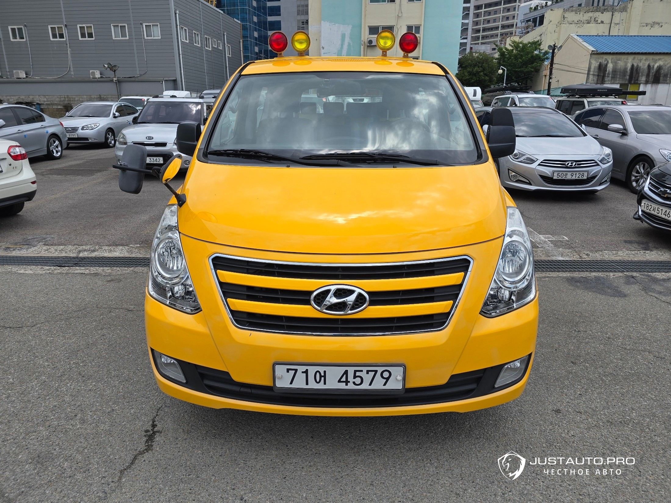 Автомобиль Hyundai Starex
