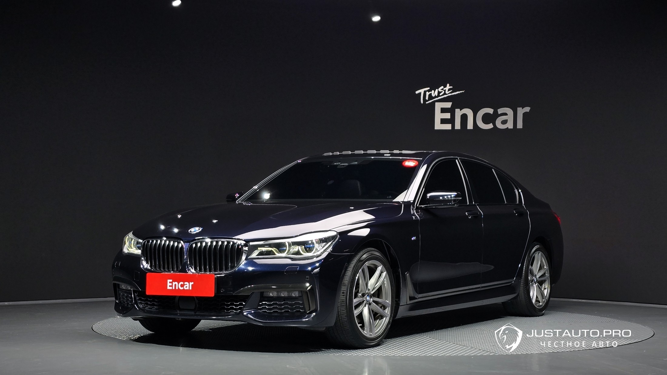 Автомобиль BMW 7-Series