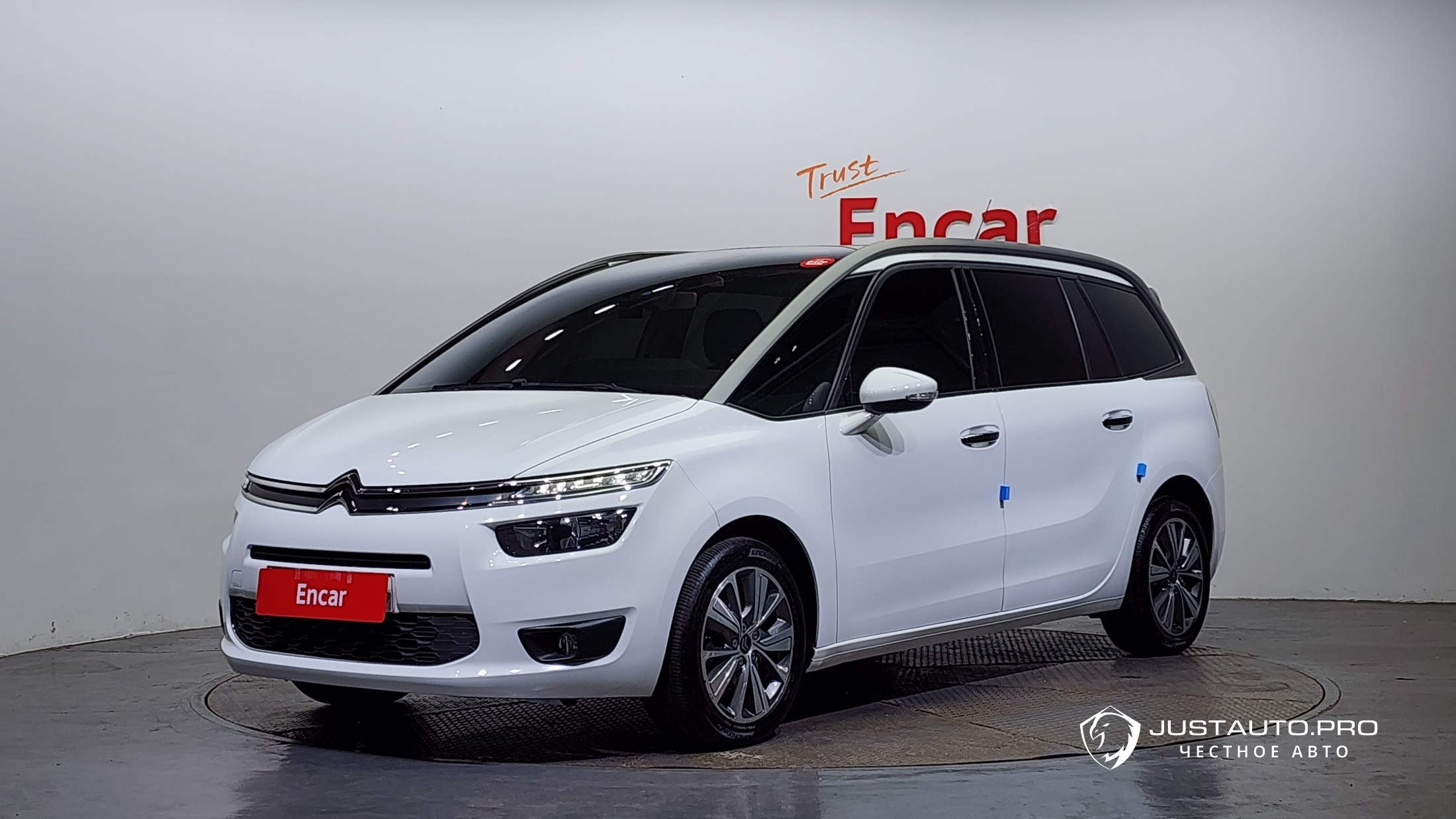 Автомобиль Citroen-DS C4 Picasso