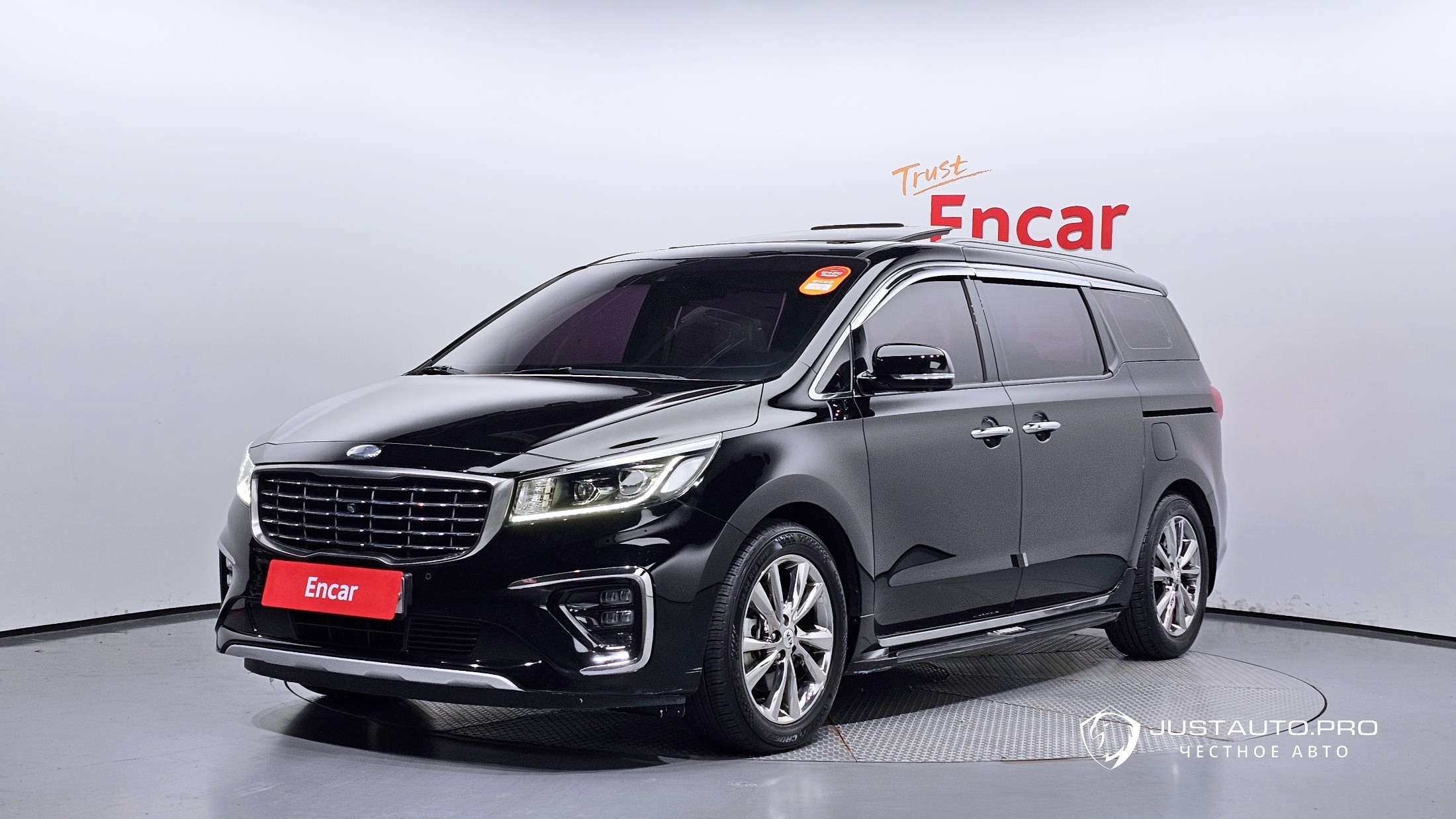 Автомобиль Kia Canival