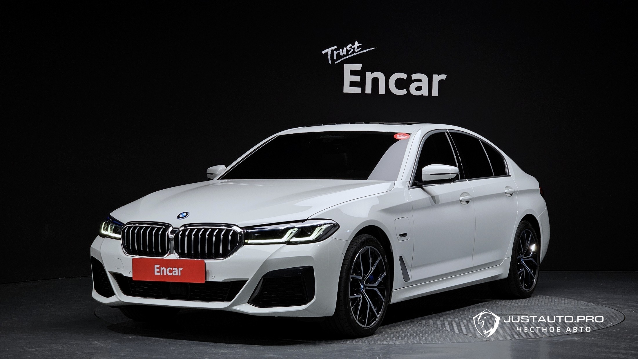 Автомобиль BMW 5-Series