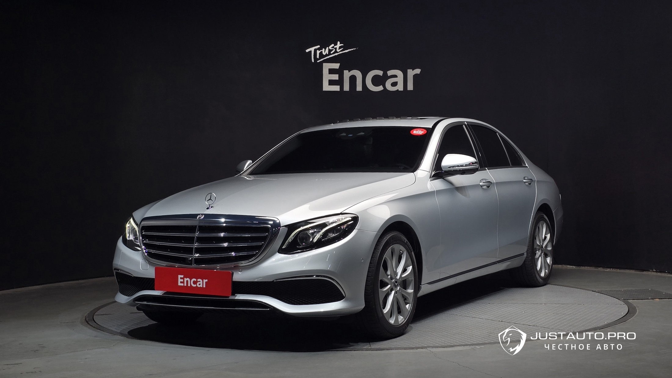 Автомобиль Mercedes-Benz E-Class