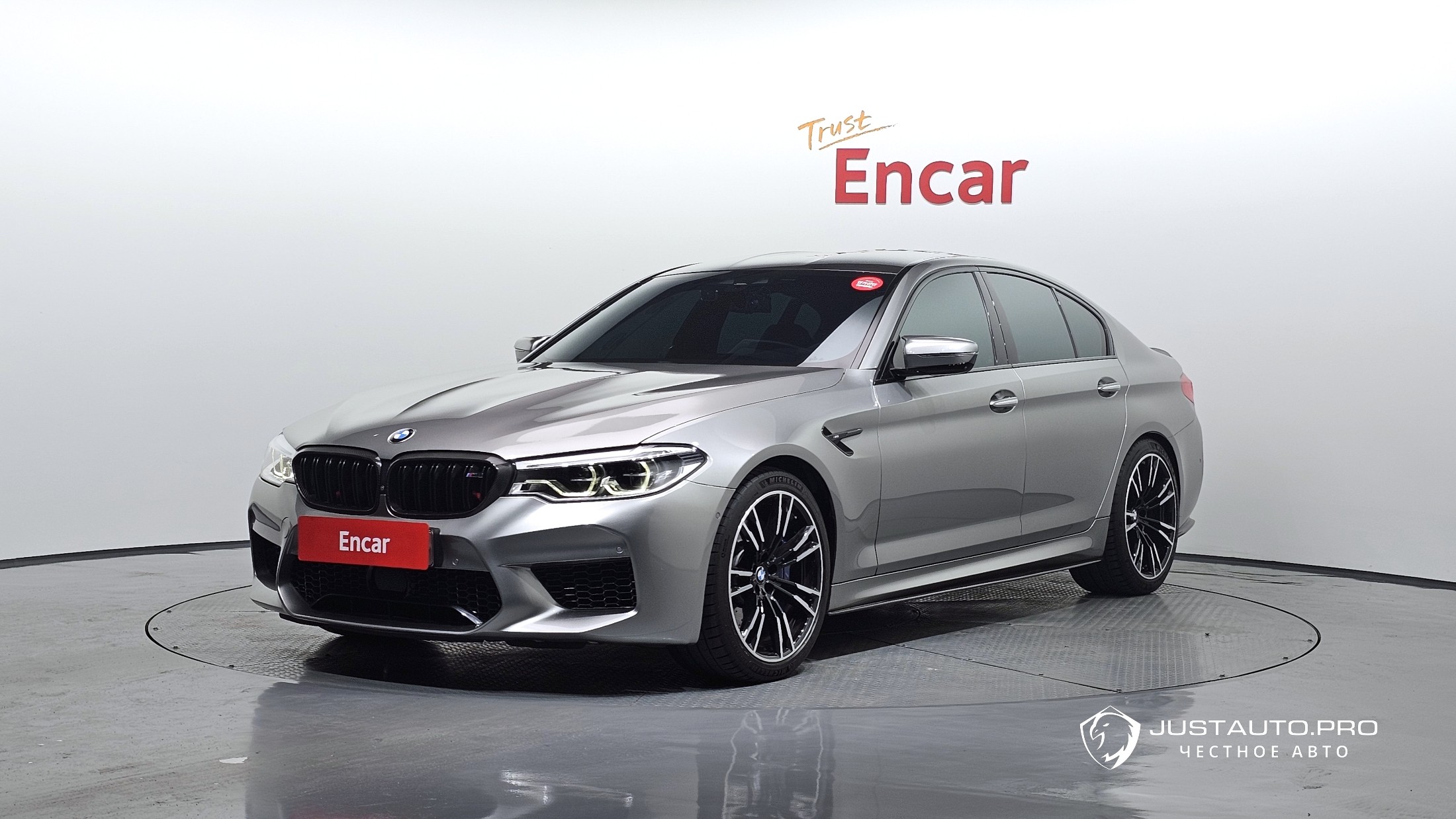 Автомобиль BMW M5