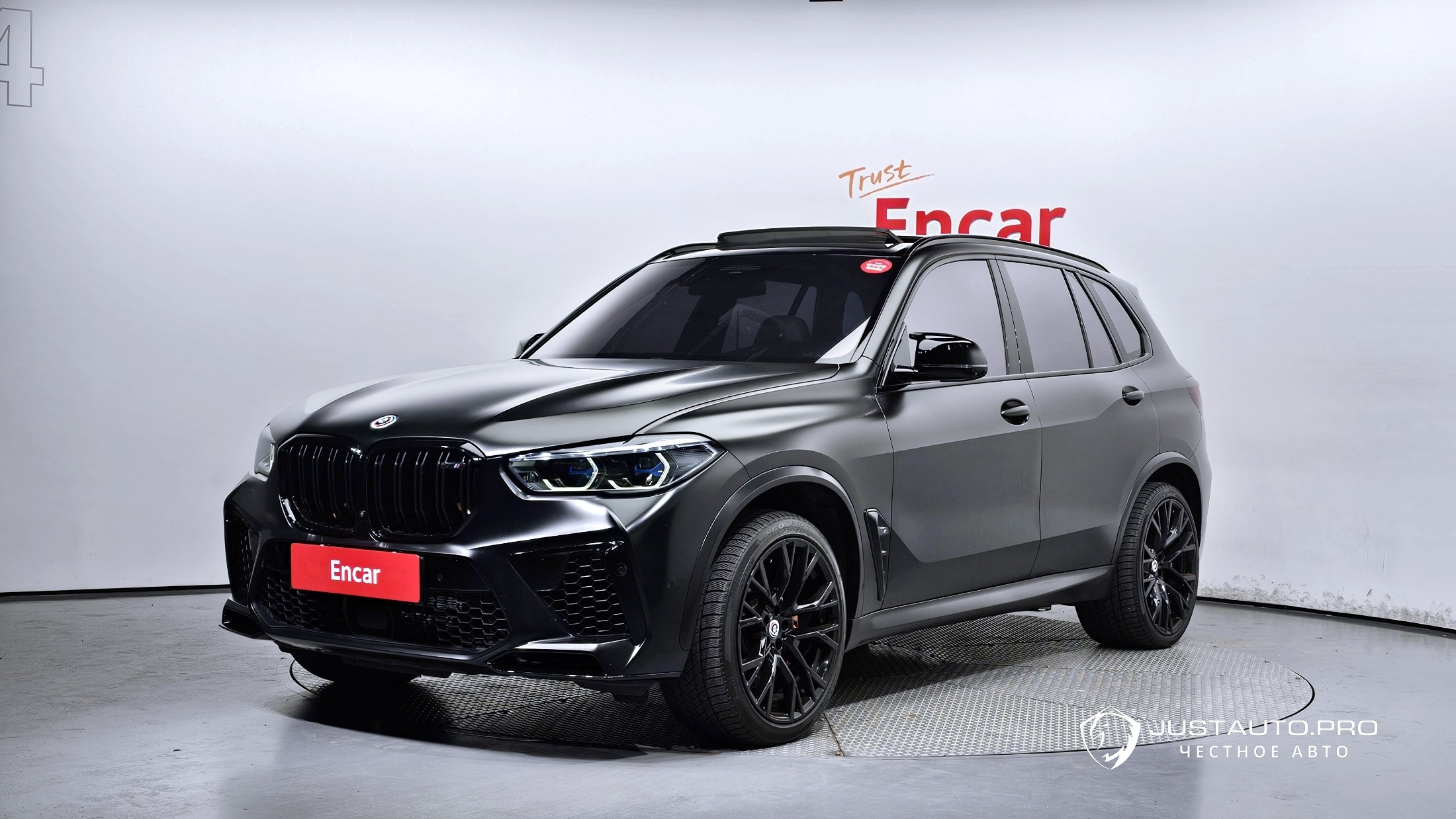 Автомобиль BMW X5M