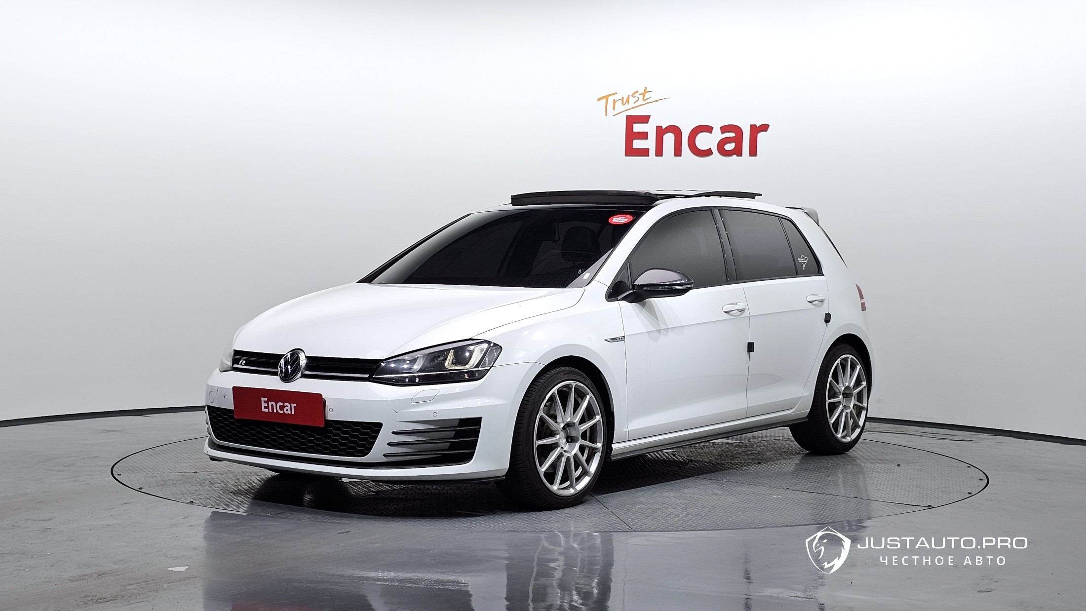 Автомобиль Volkswagen Golf