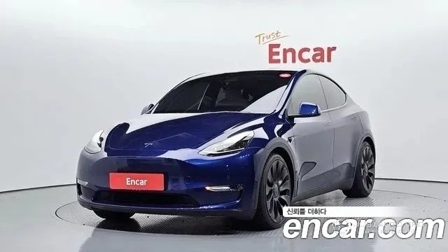 Автомобиль Tesla Model Y