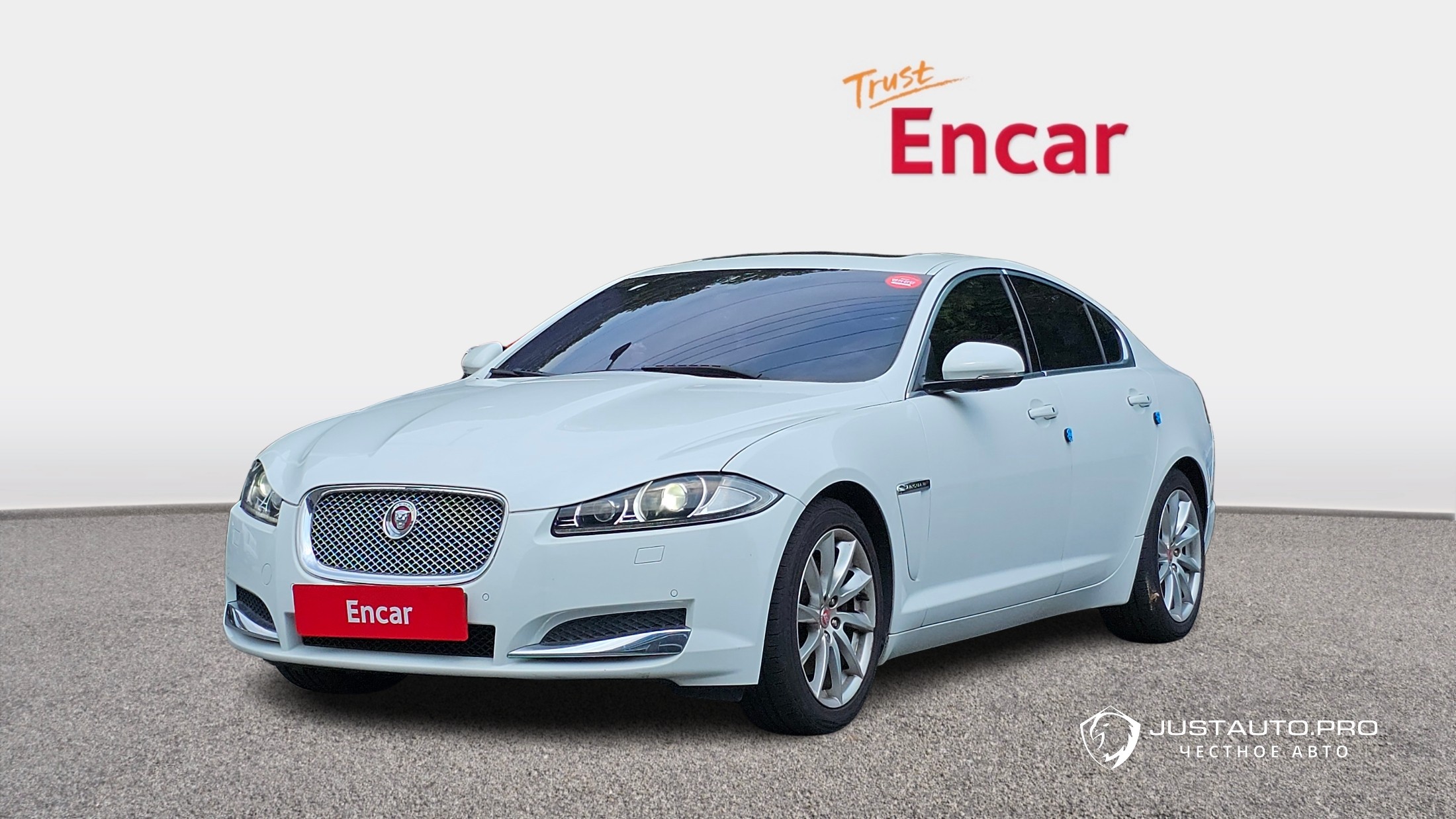 Автомобиль Jaguar XF