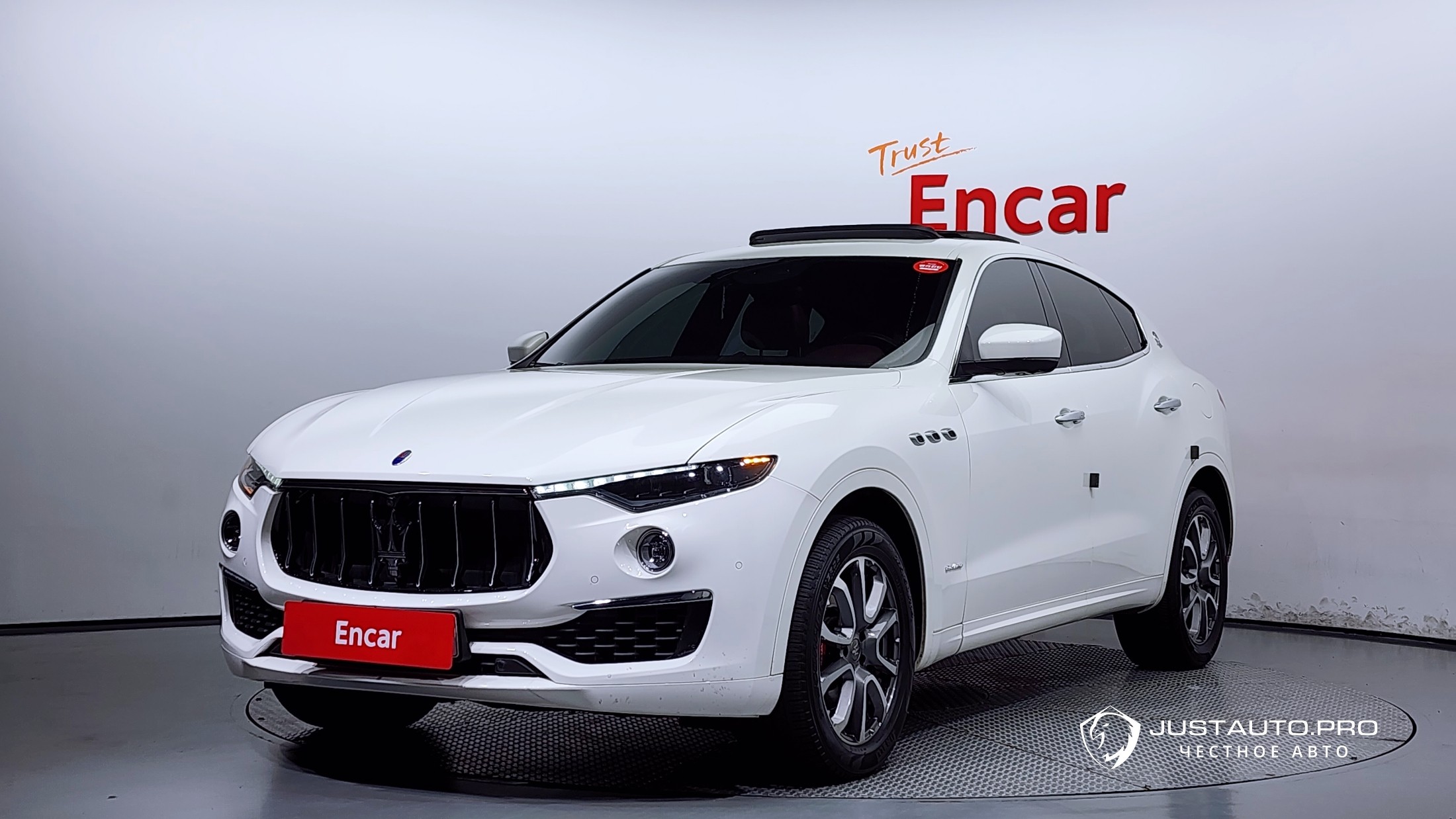 Автомобиль Maserati Levante