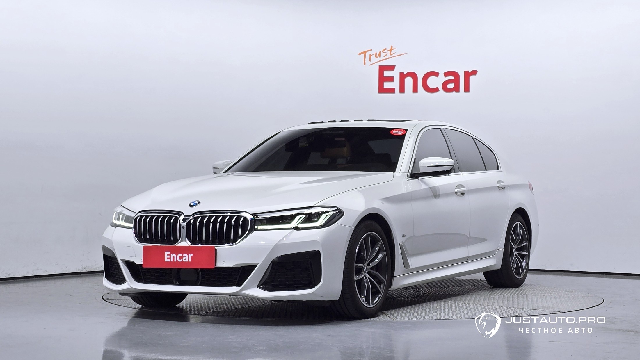 Автомобиль BMW 5-Series