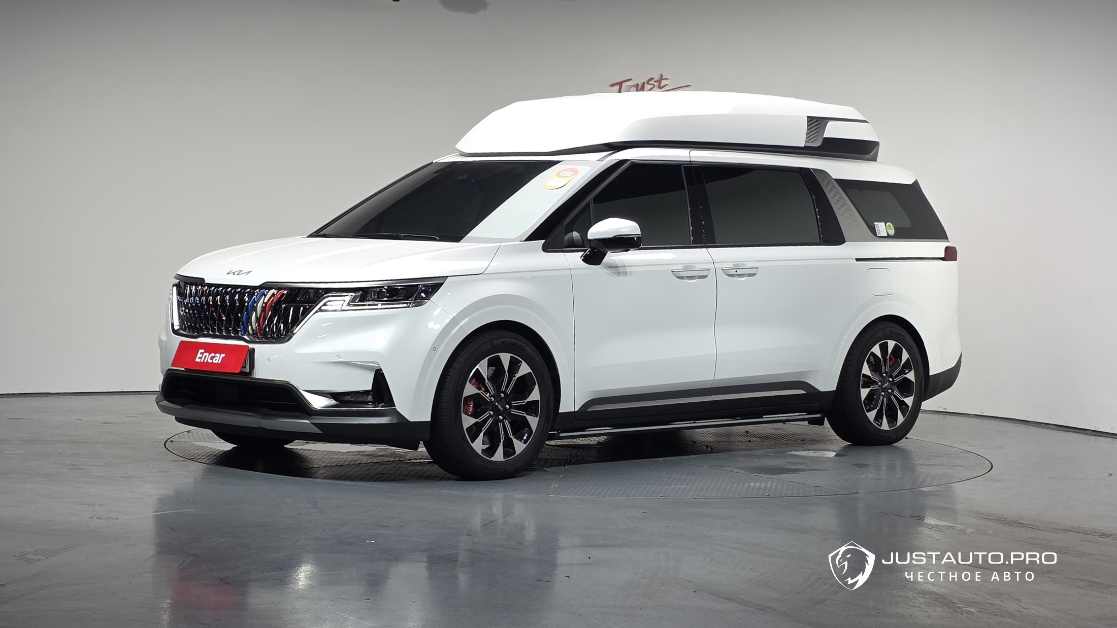 Автомобиль Kia Canival
