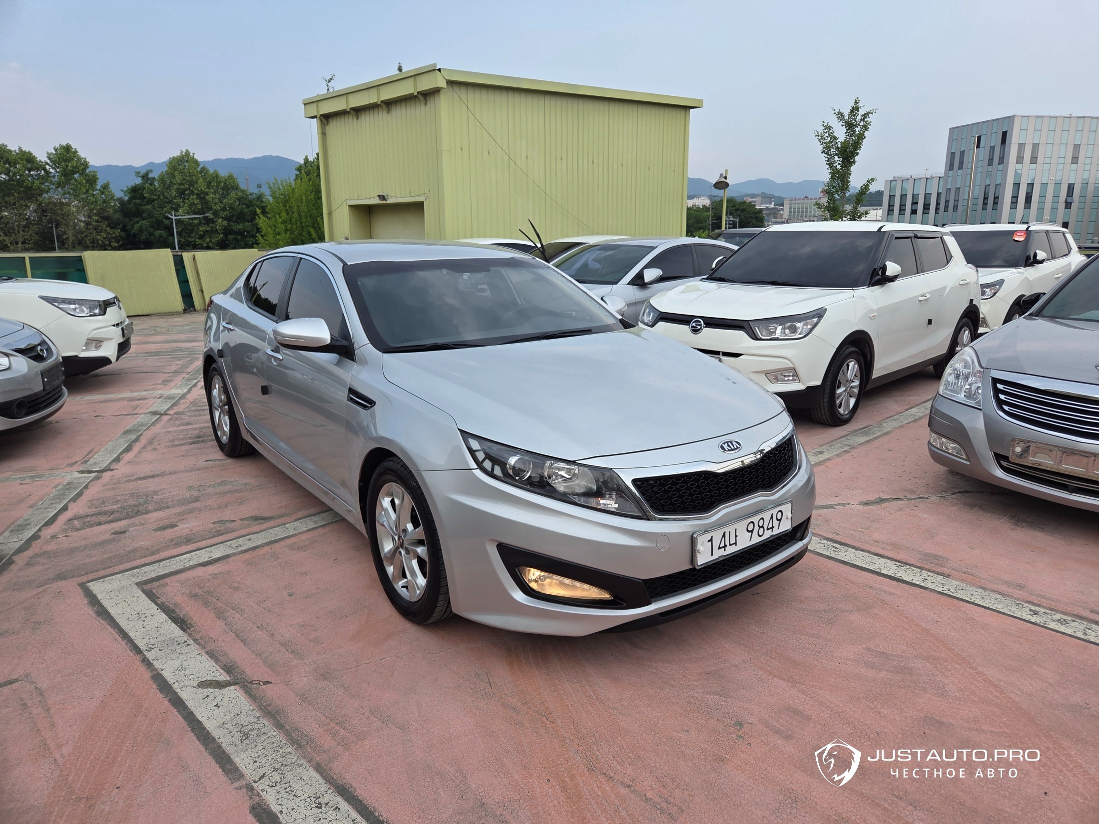 Автомобиль Kia K5