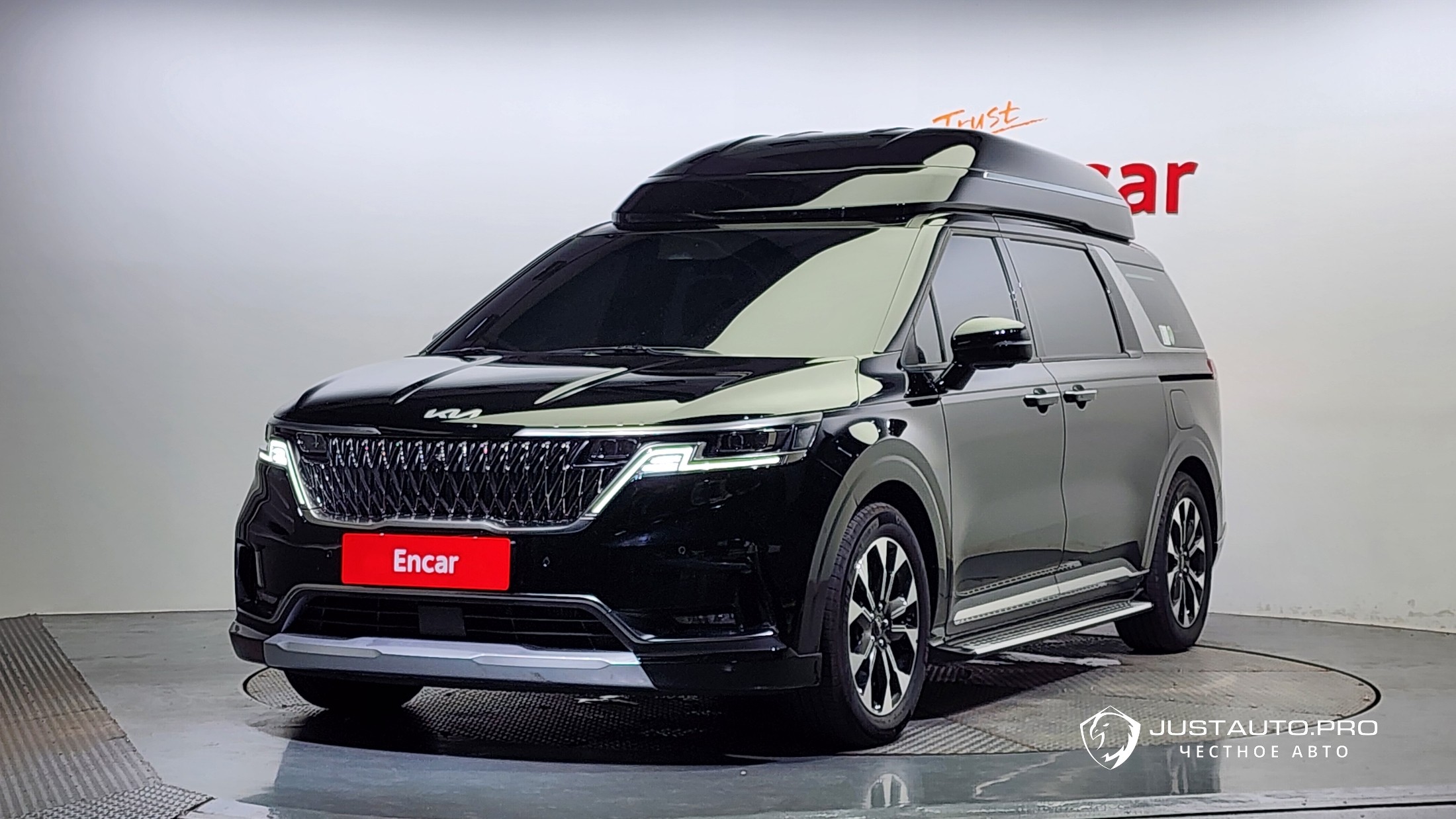 Автомобиль Kia Canival