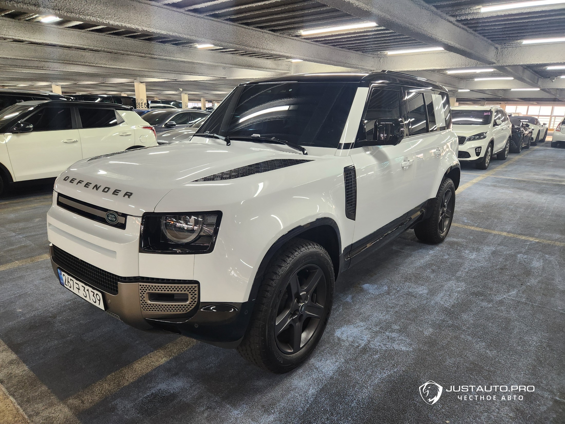 Автомобиль Land Rover Defender