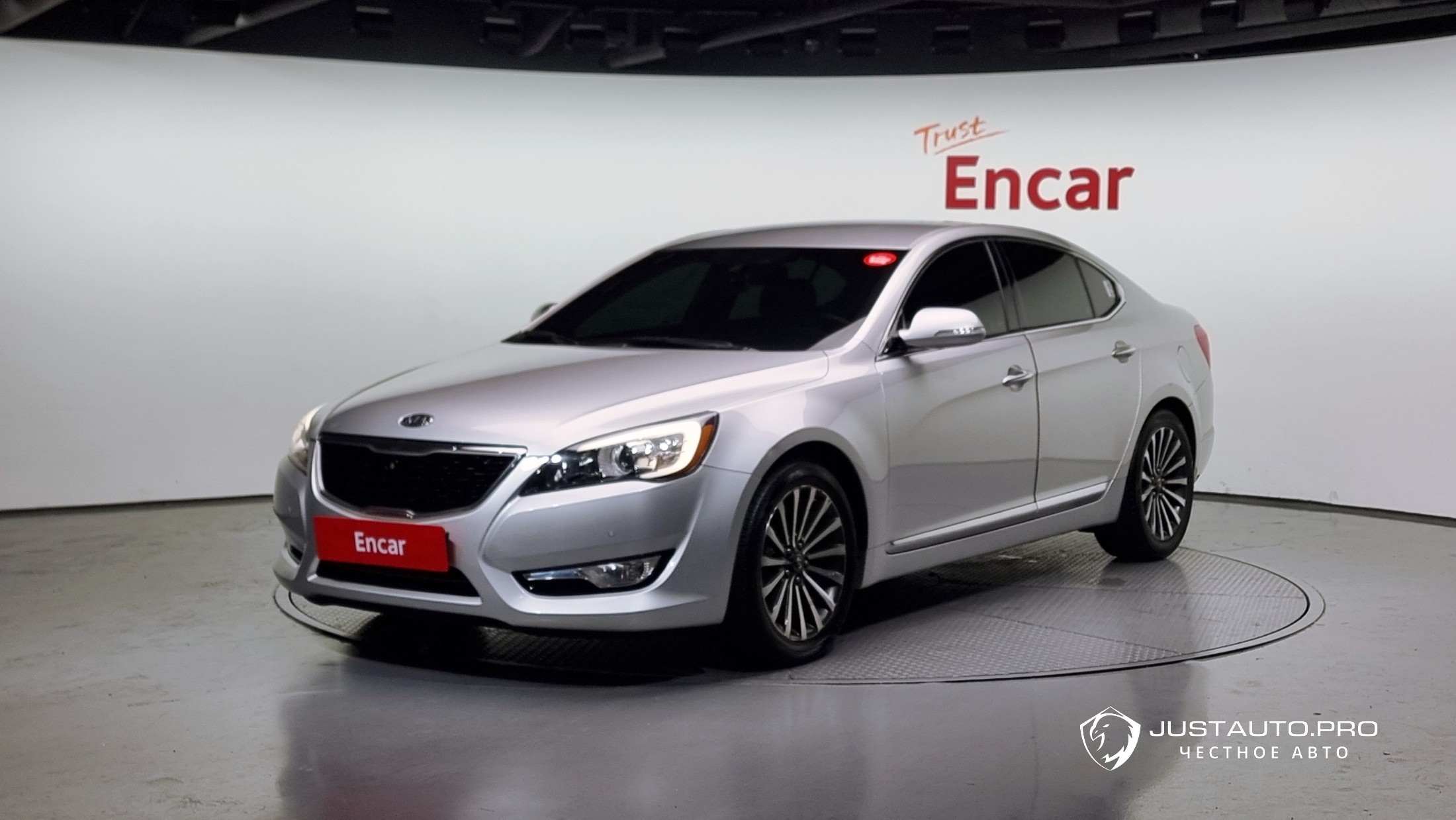 Автомобиль Kia K7
