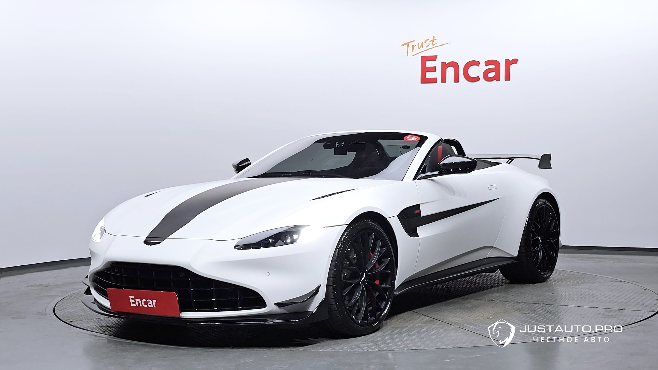 Автомобиль Astonmartin Vantage
