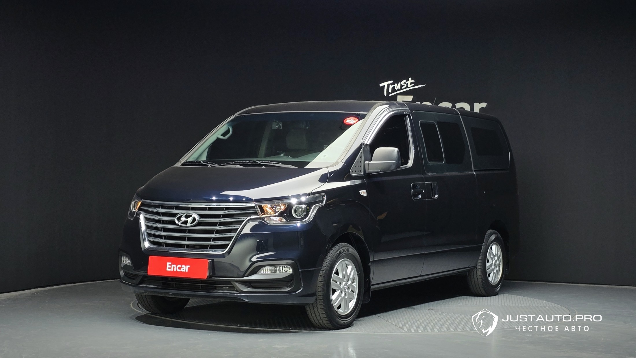 Автомобиль Hyundai Starex