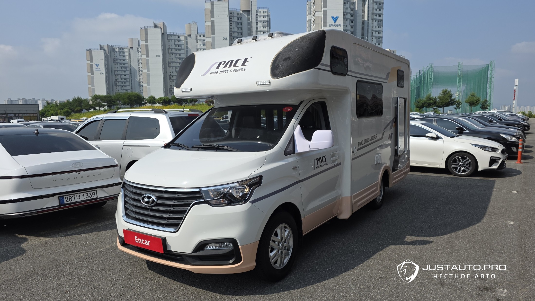 Автомобиль Hyundai Starex