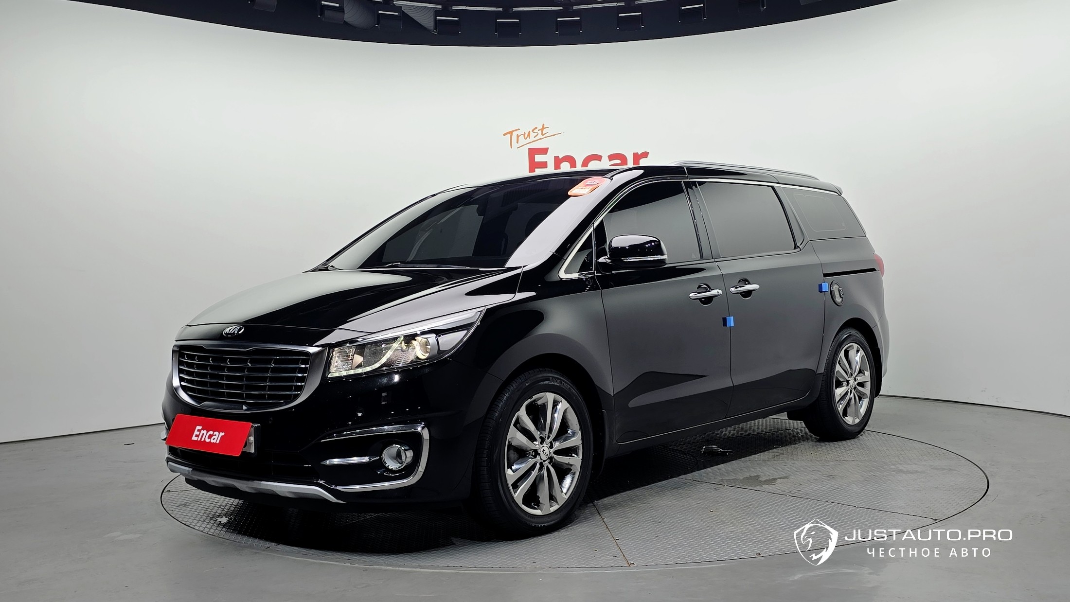 Автомобиль Kia Canival