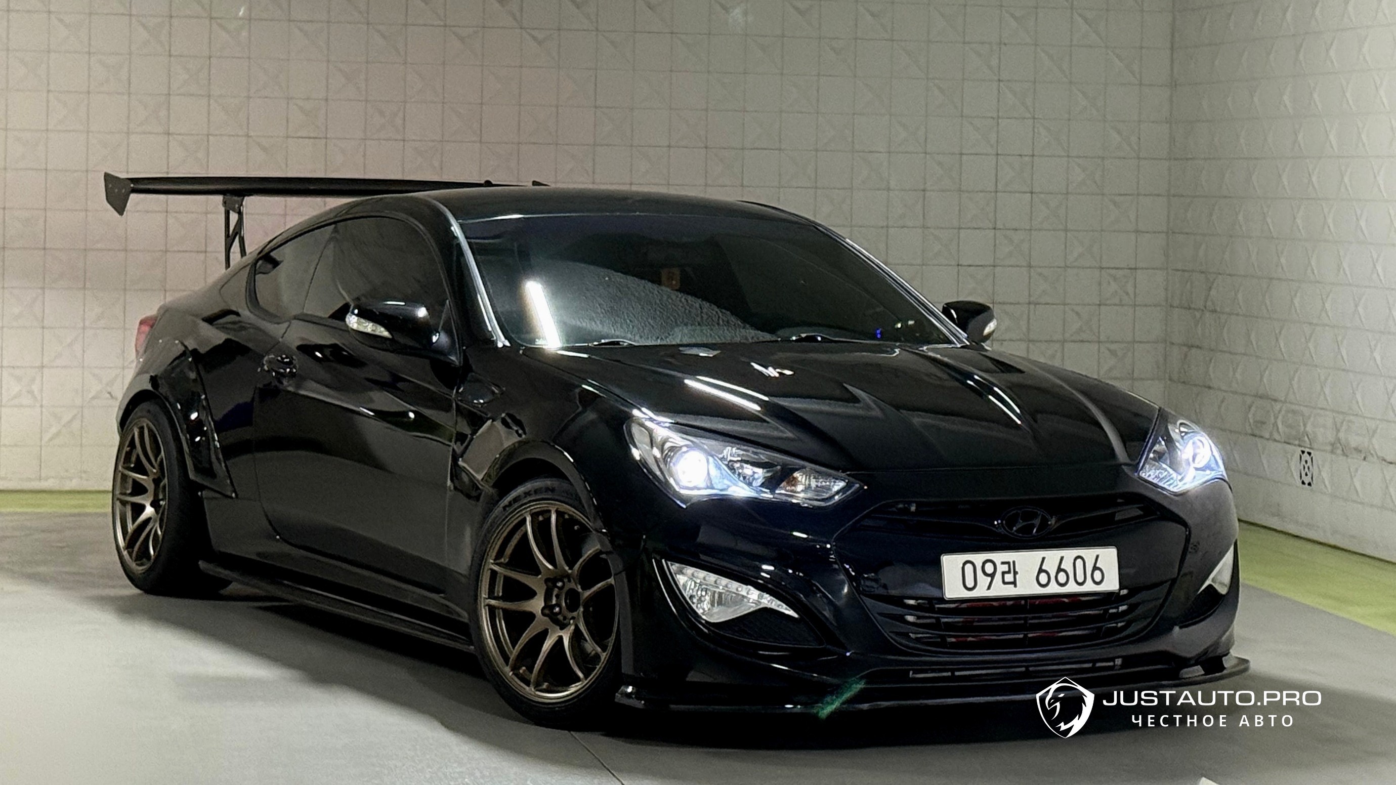 Автомобиль Hyundai Genesis