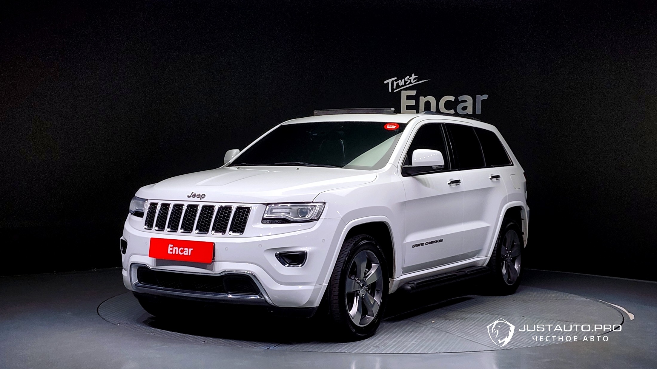 Автомобиль Jeep Cherokee