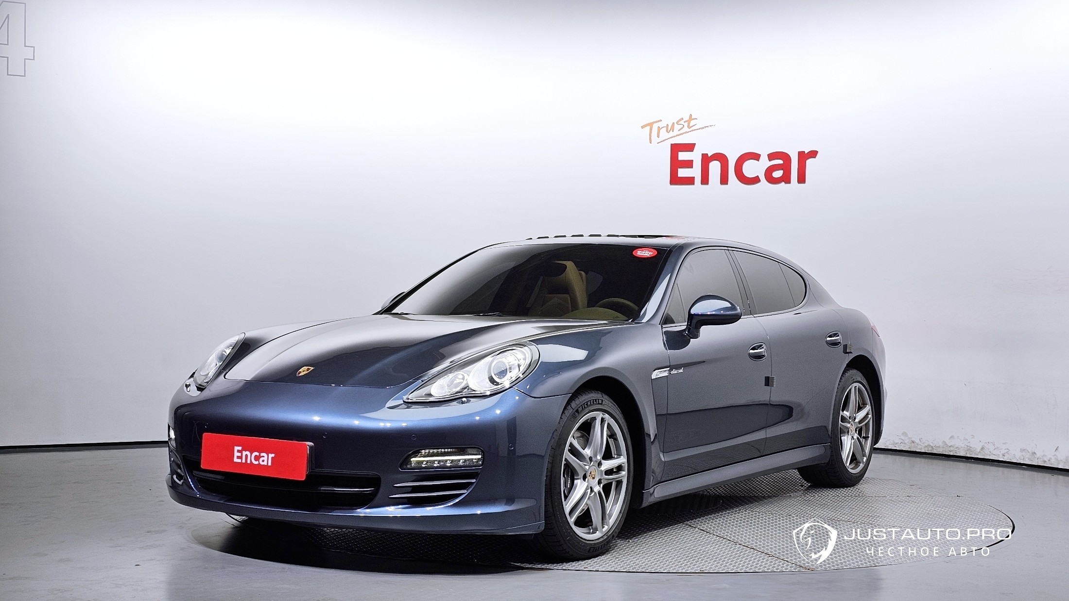 Автомобиль Porsche Panamera