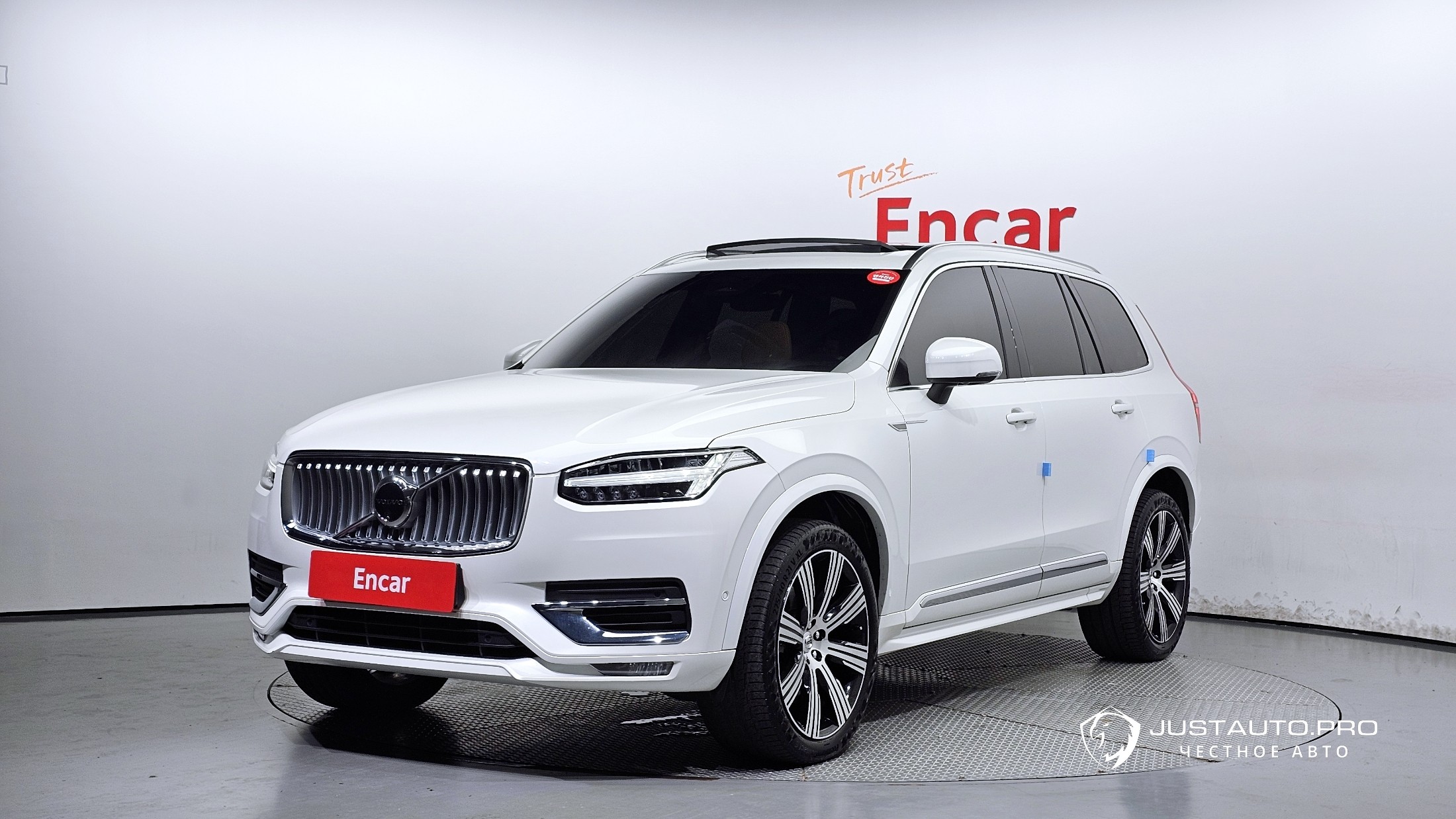 Автомобиль Volvo XC90