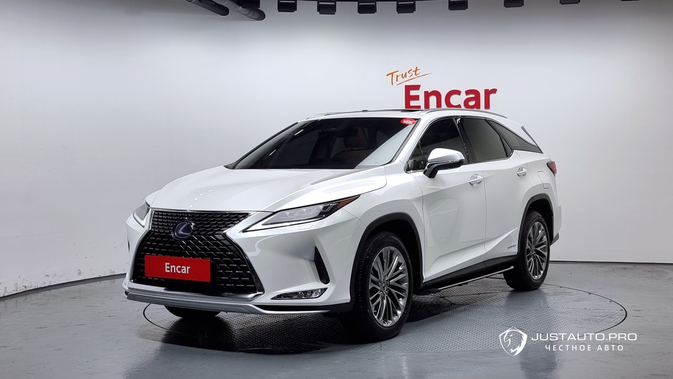 Автомобиль Lexus RX