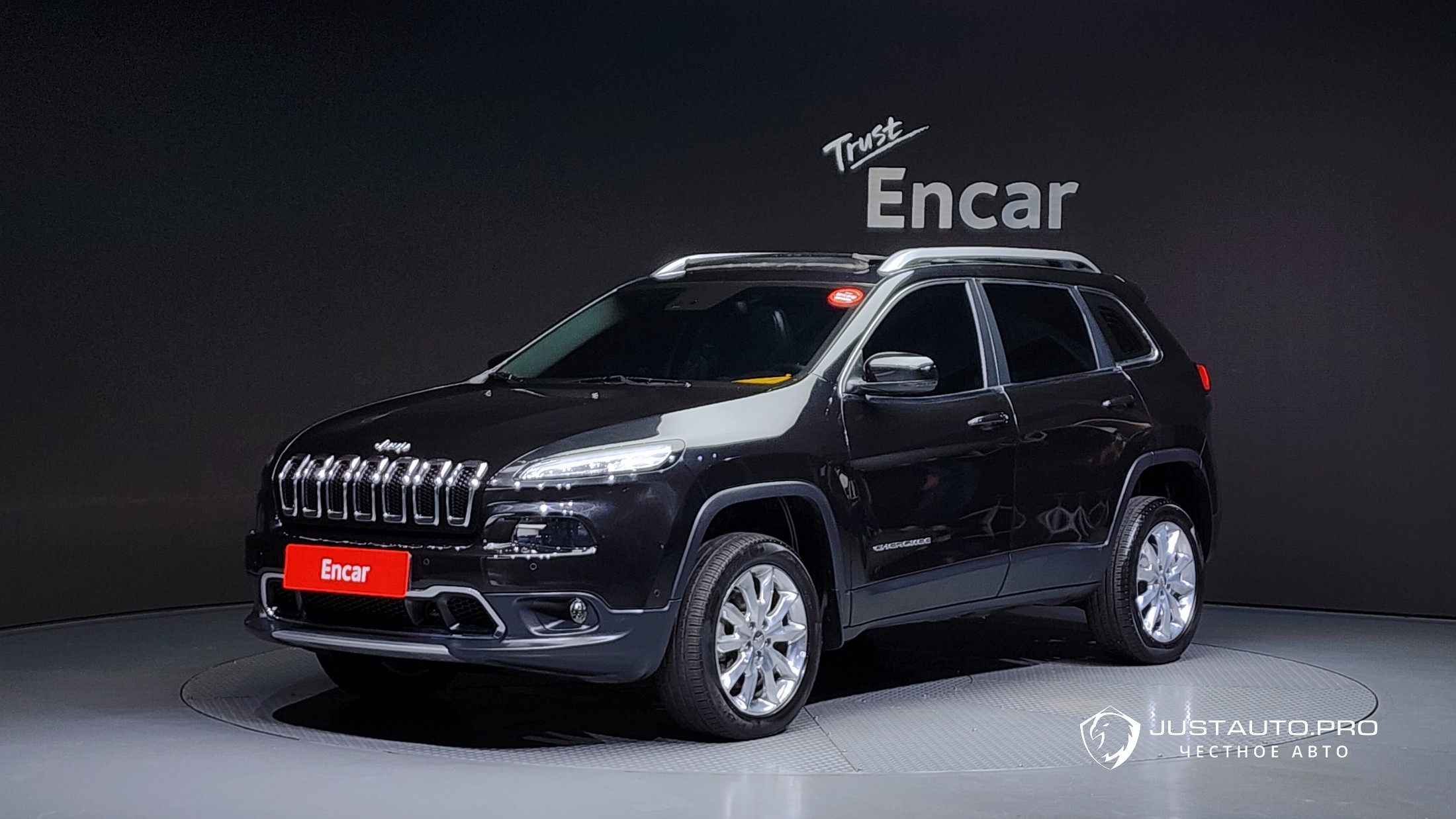 Автомобиль Jeep Cherokee