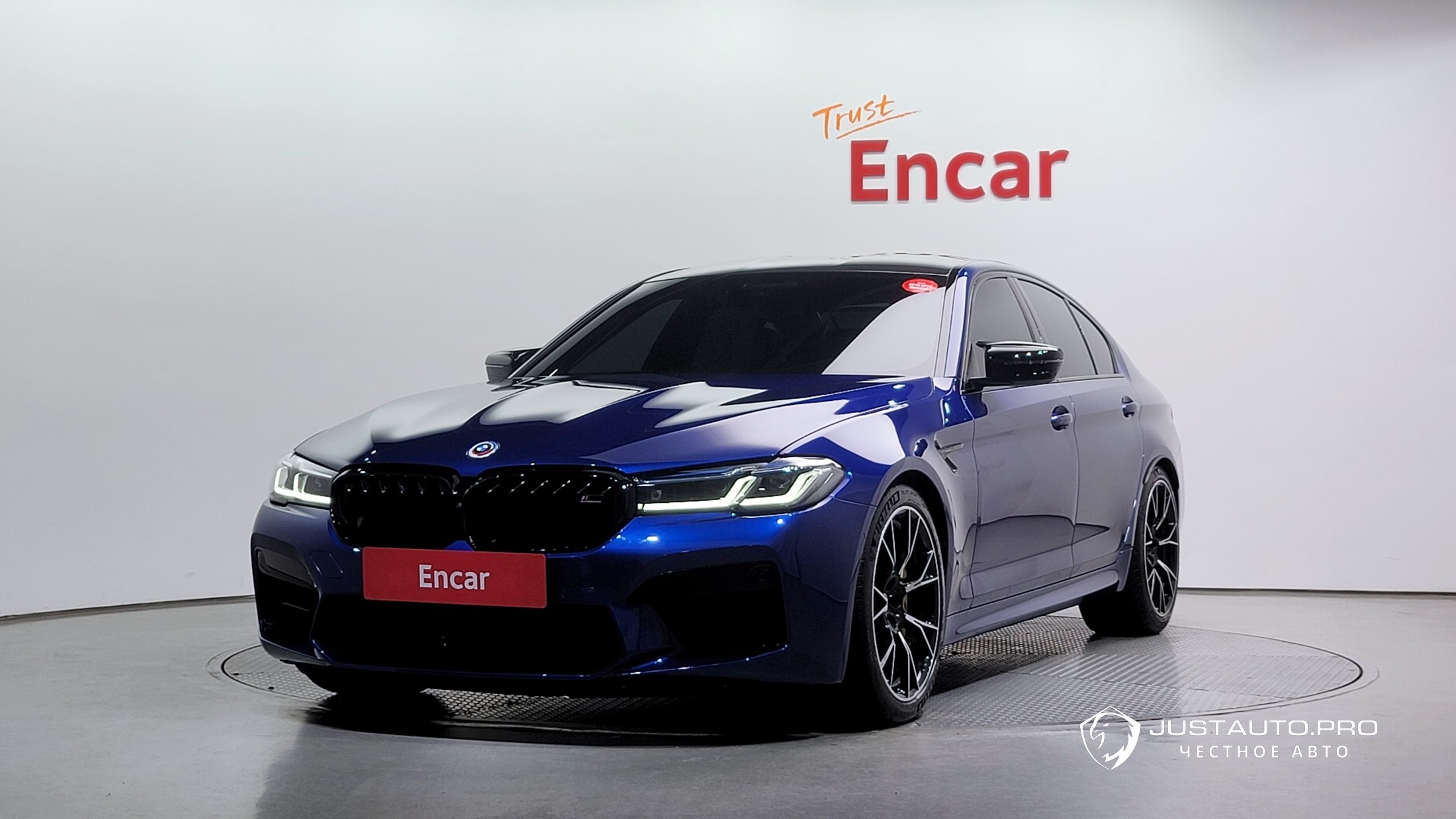 Автомобиль BMW M5