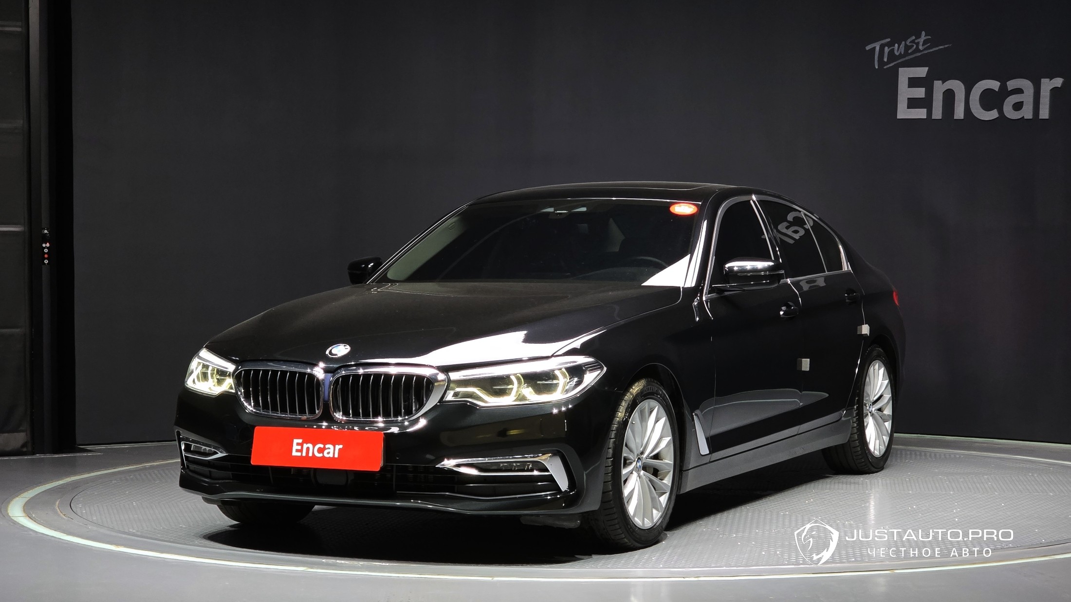 Автомобиль BMW 5-Series