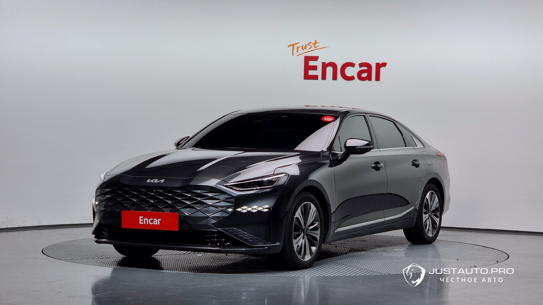Автомобиль Kia K8