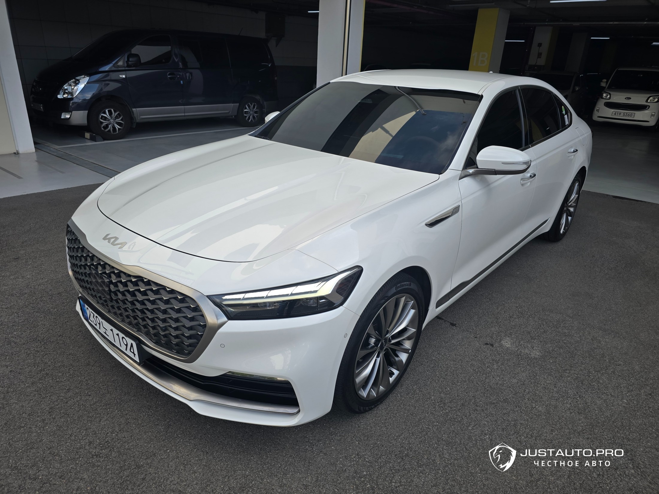 Автомобиль Kia K9