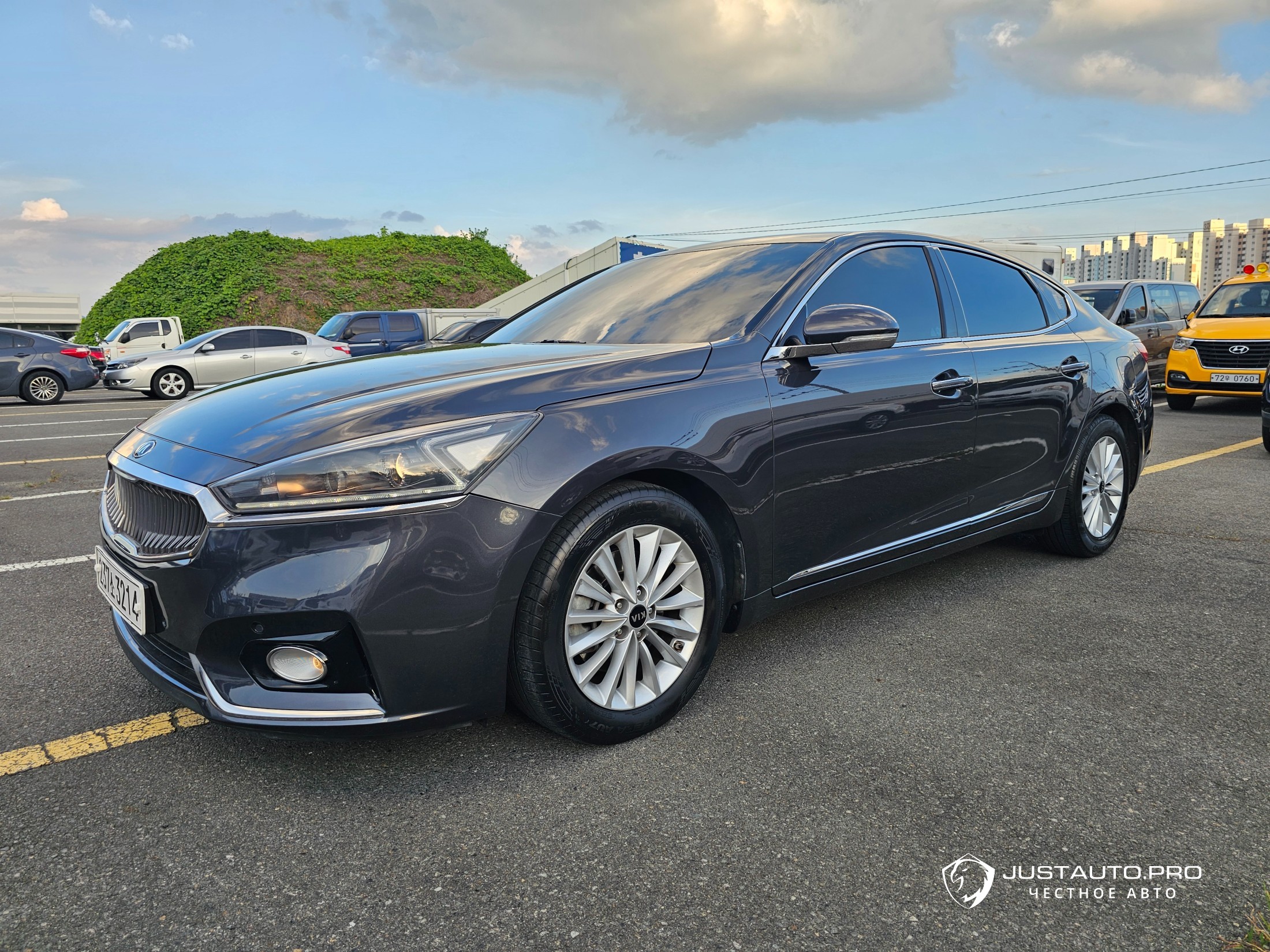 Автомобиль Kia K7