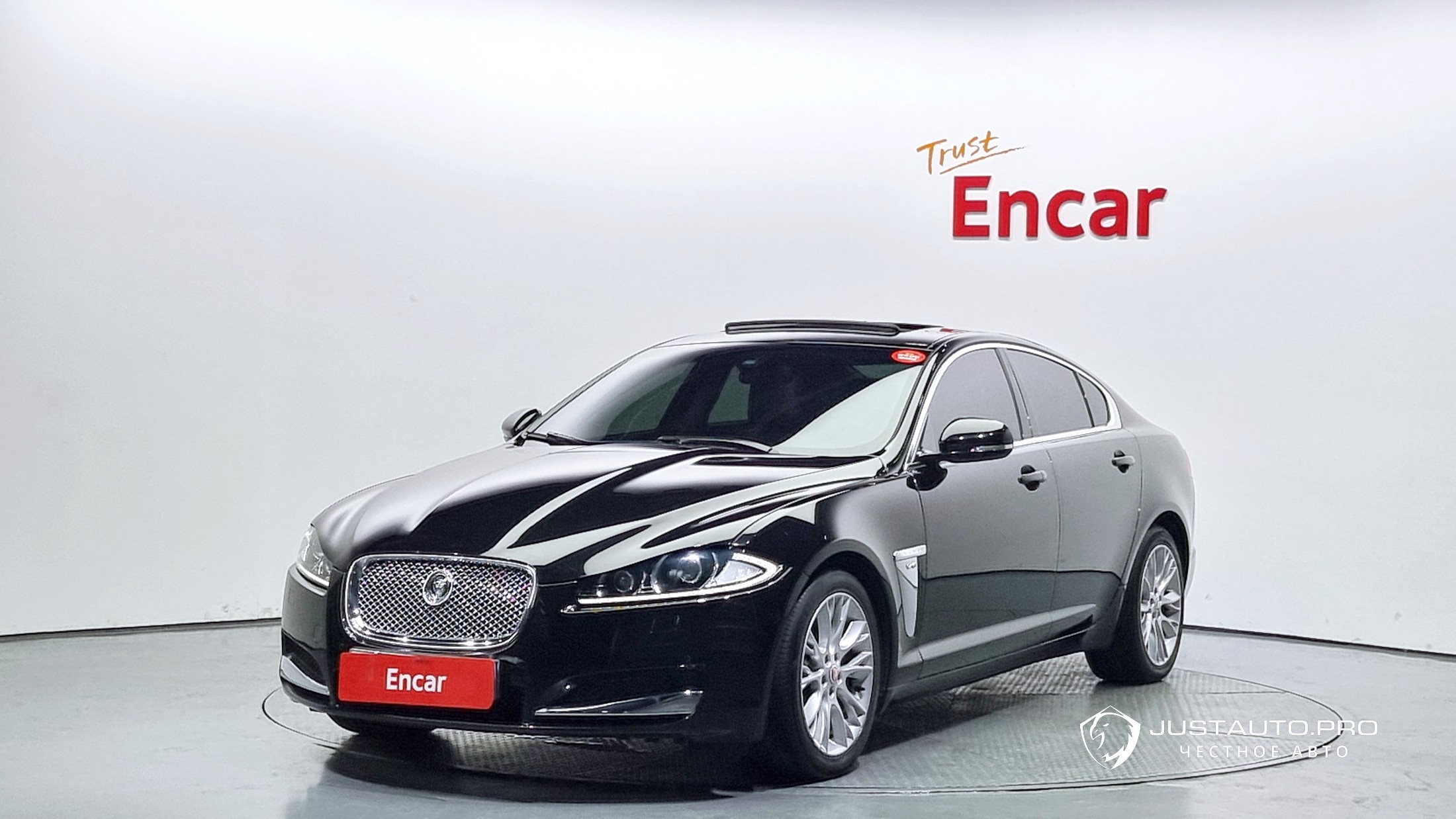 Автомобиль Jaguar XF
