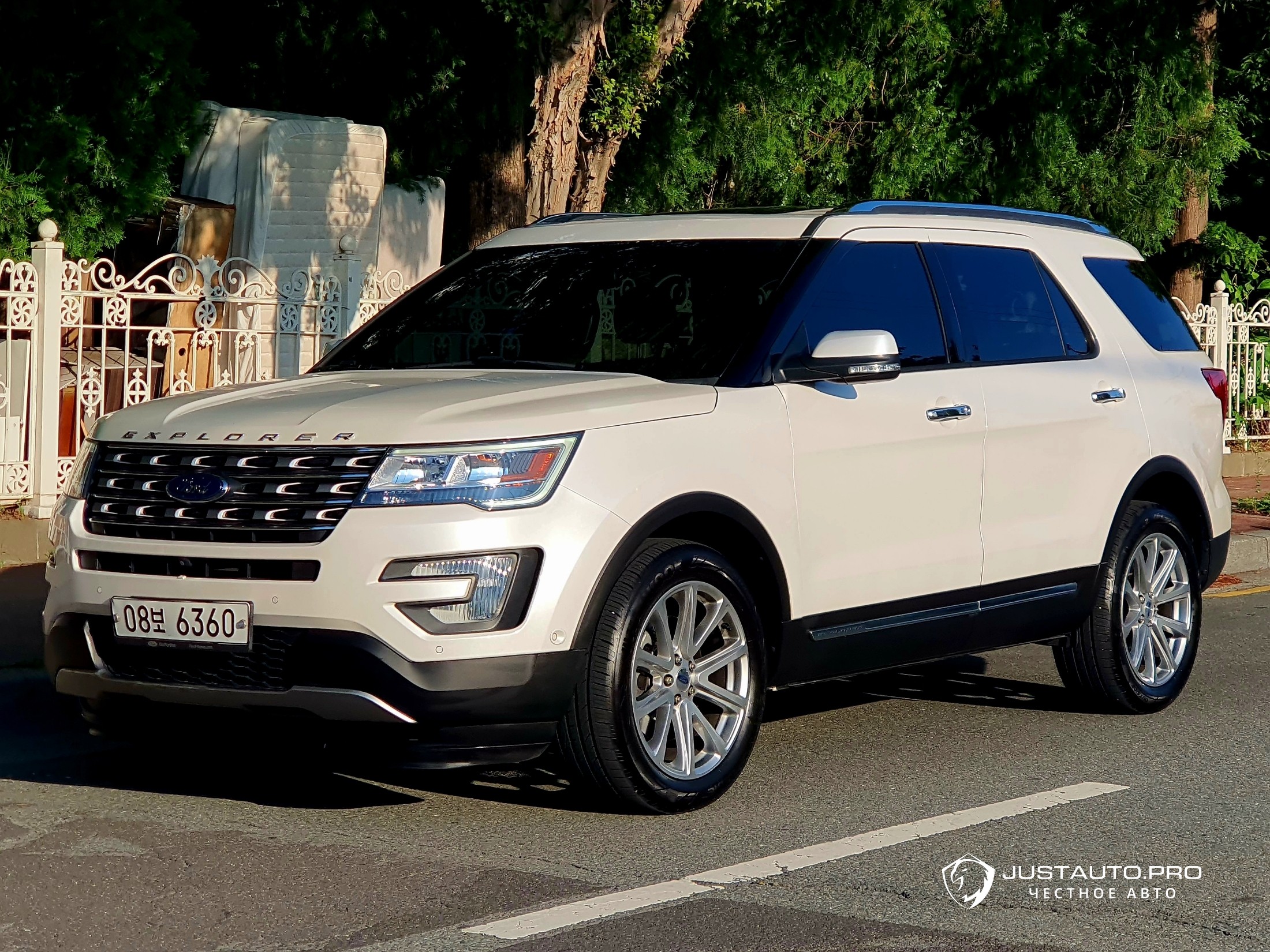 Автомобиль Ford Explorer