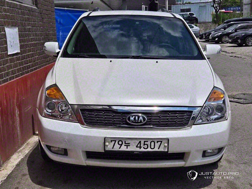 Автомобиль Kia Canival
