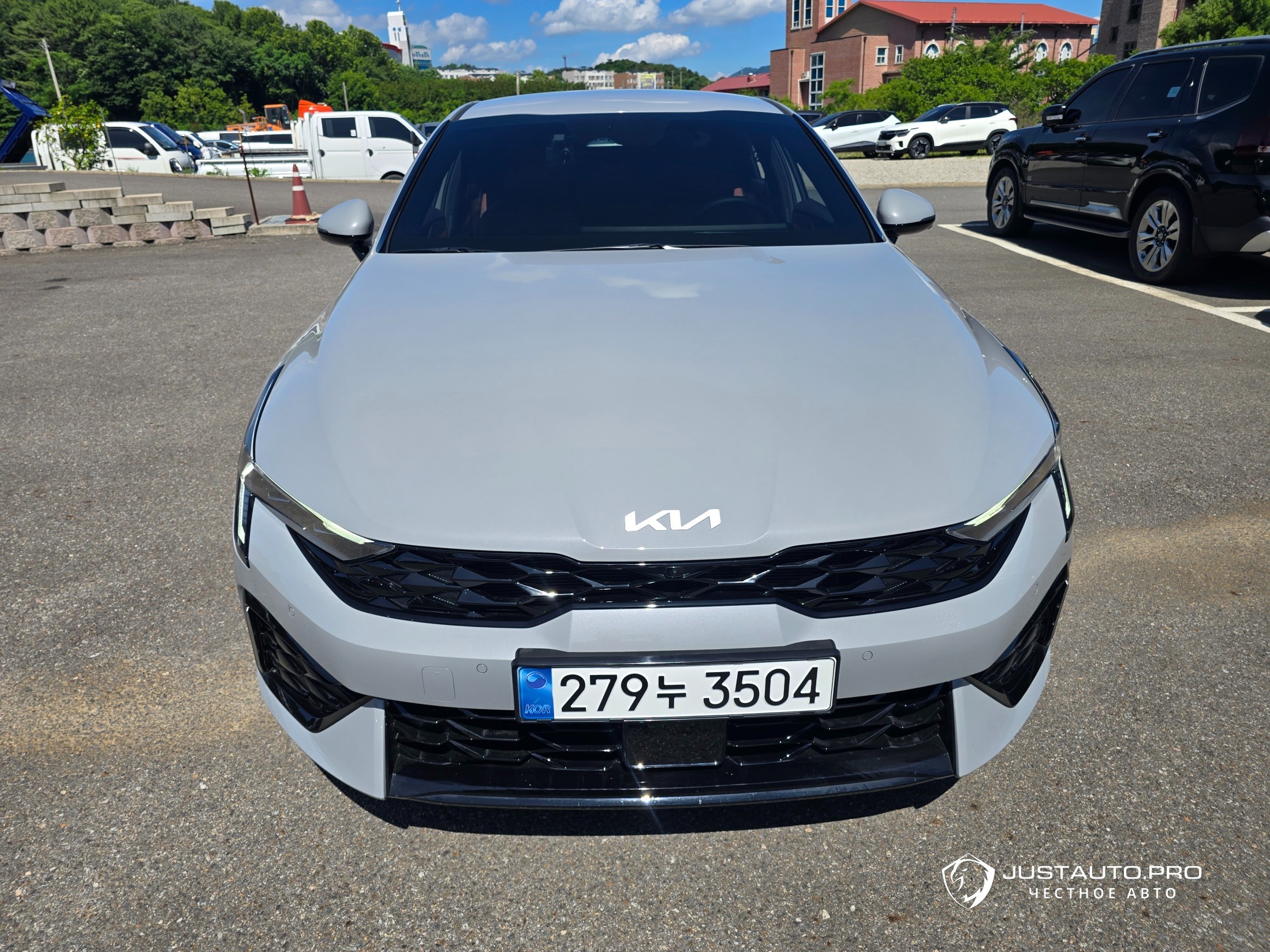 Автомобиль Kia K5