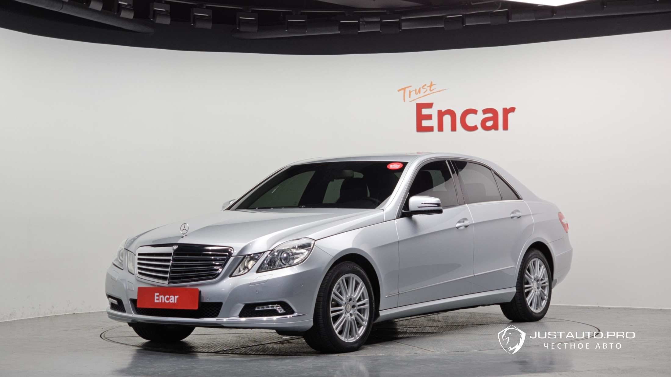 Автомобиль Mercedes-Benz E-Class
