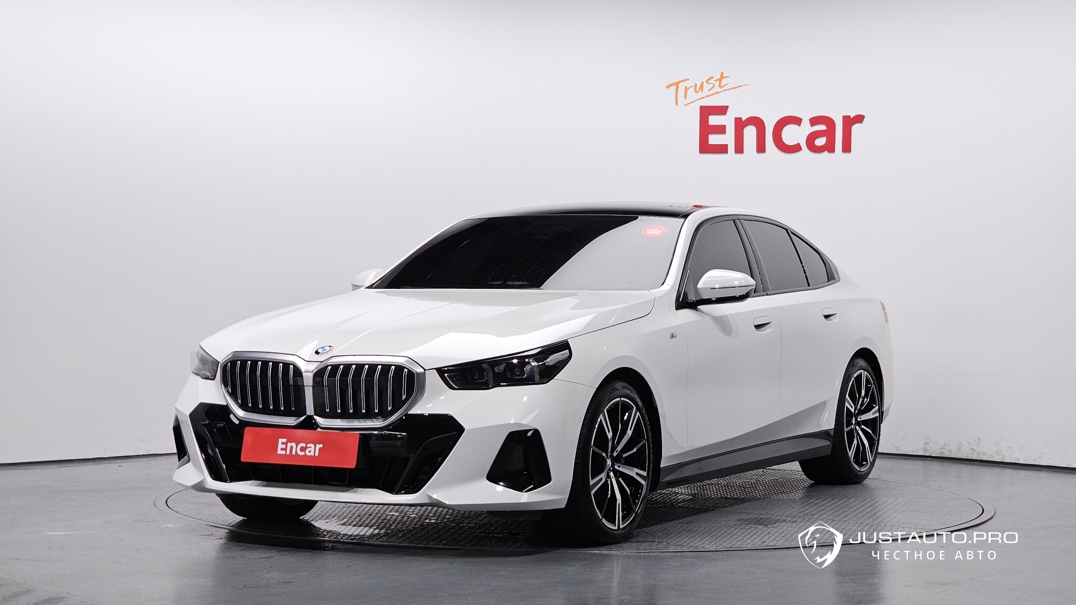 Автомобиль BMW 5-Series