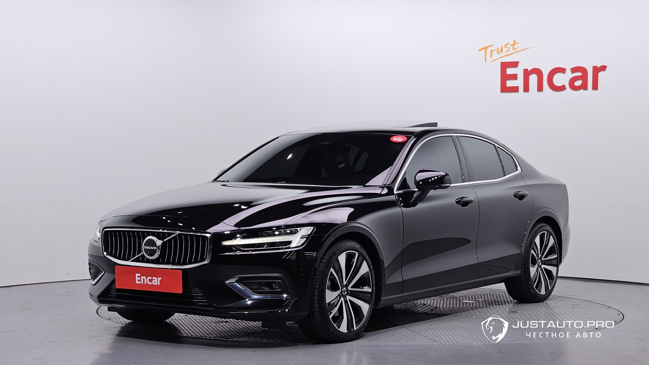 Автомобиль Volvo S60