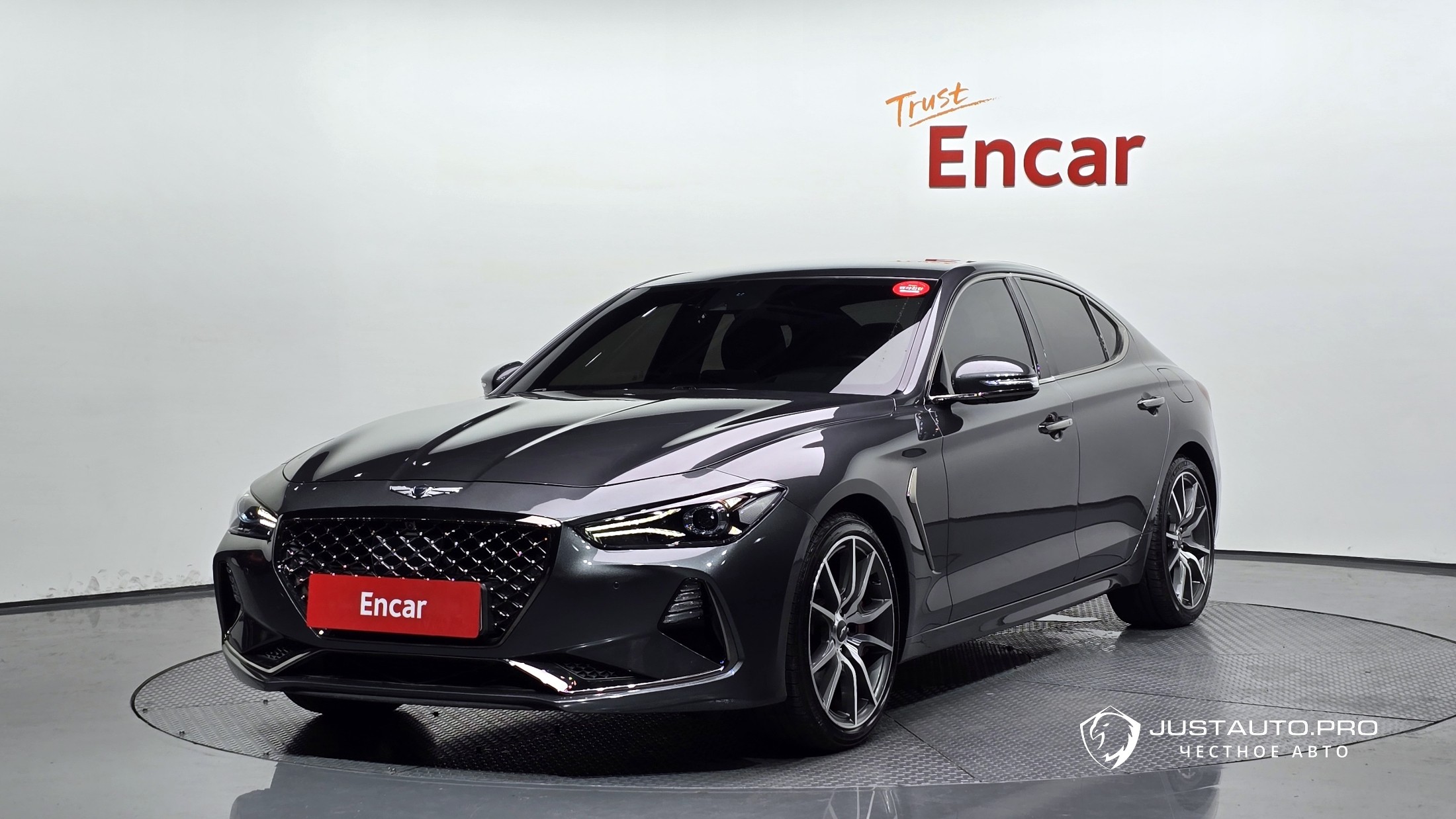 Автомобиль Genesis G70